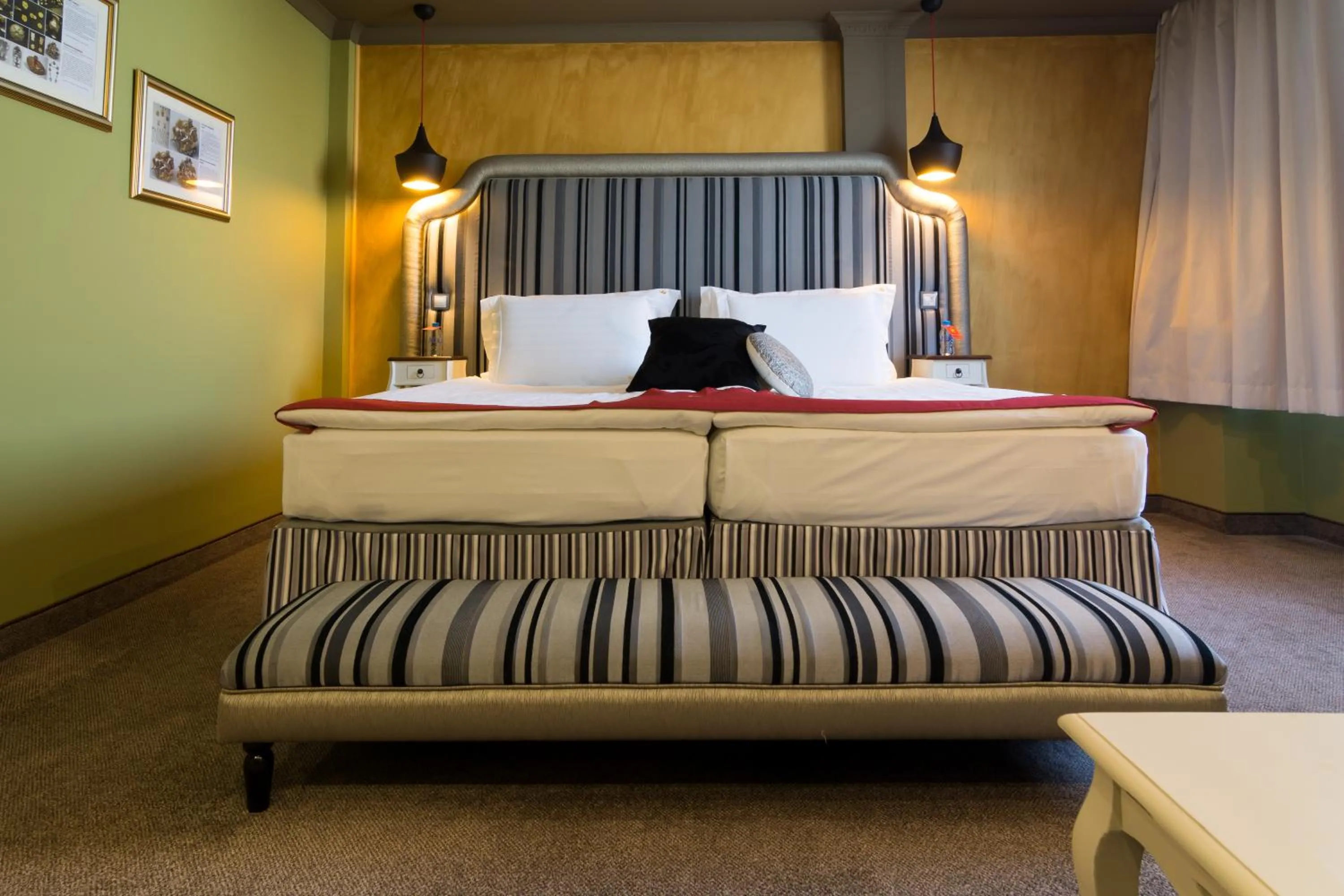 Bed in Diplomat Plaza Hotel & Resort