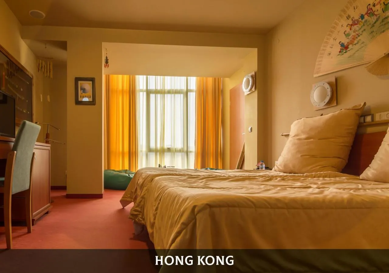 Bed in Diplomat Plaza Hotel & Resort