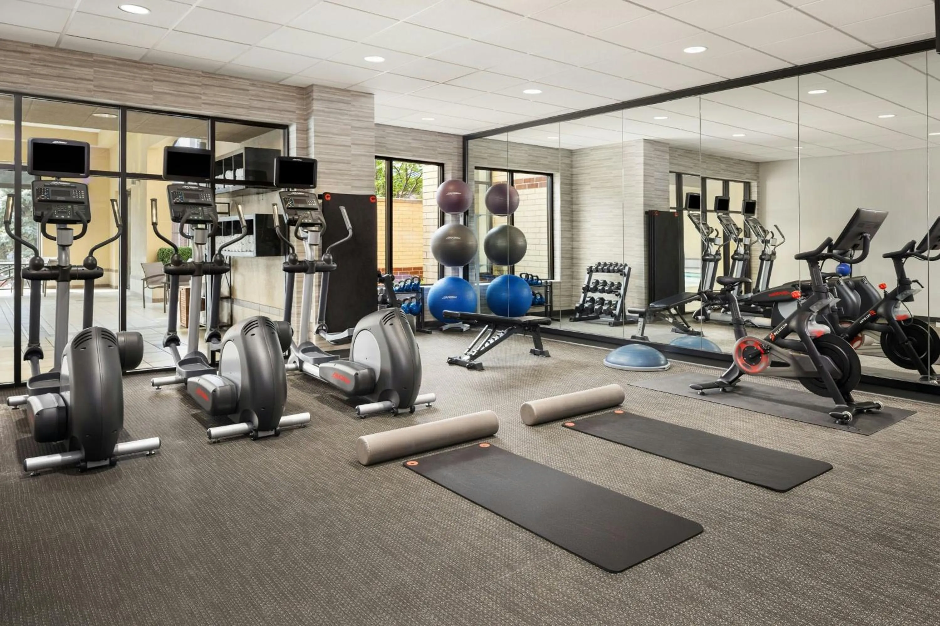 Fitness centre/facilities in Courtyard by Marriott Bloomington Mall of America