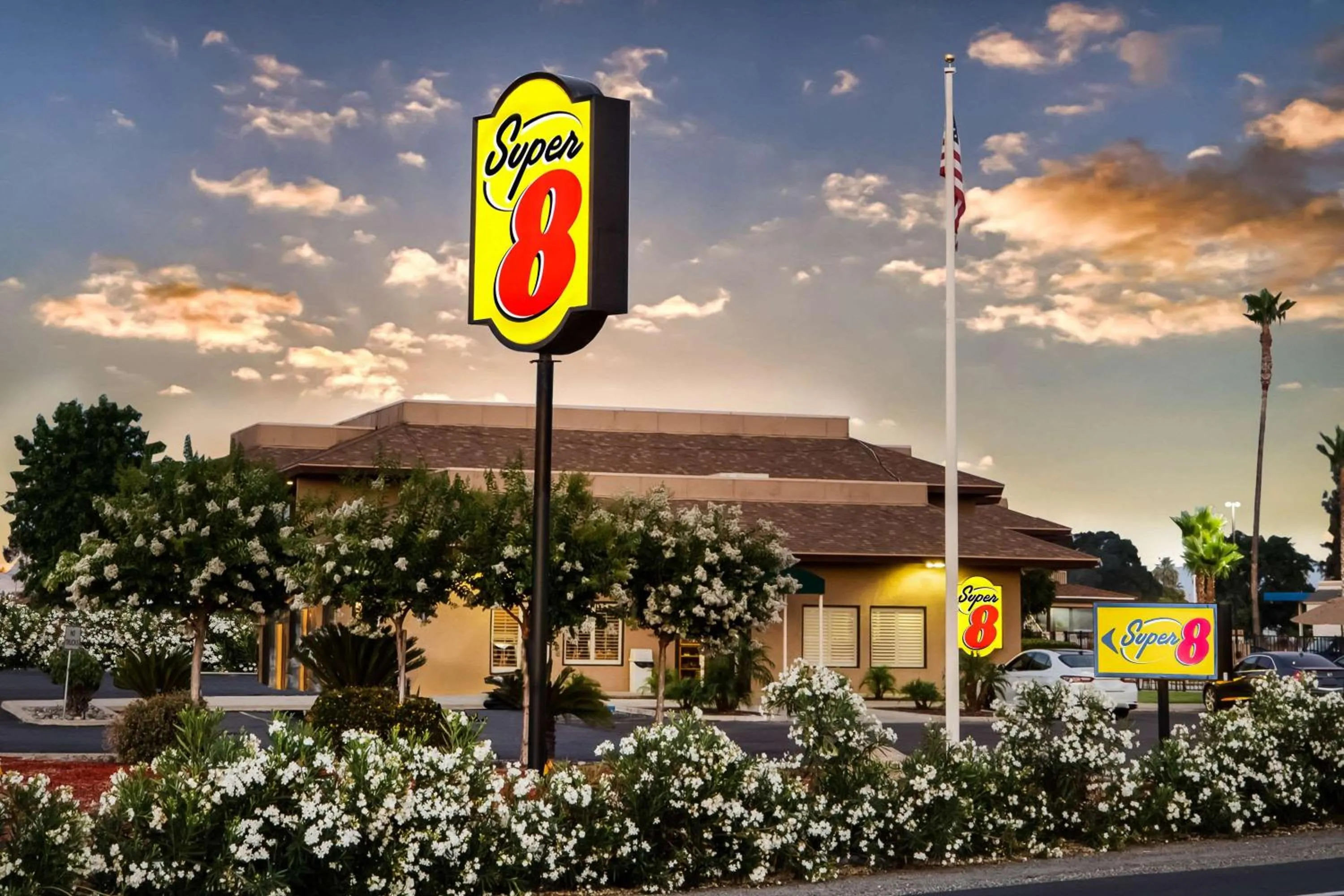 Property building in Super 8 by Wyndham Lindsay Olive Tree