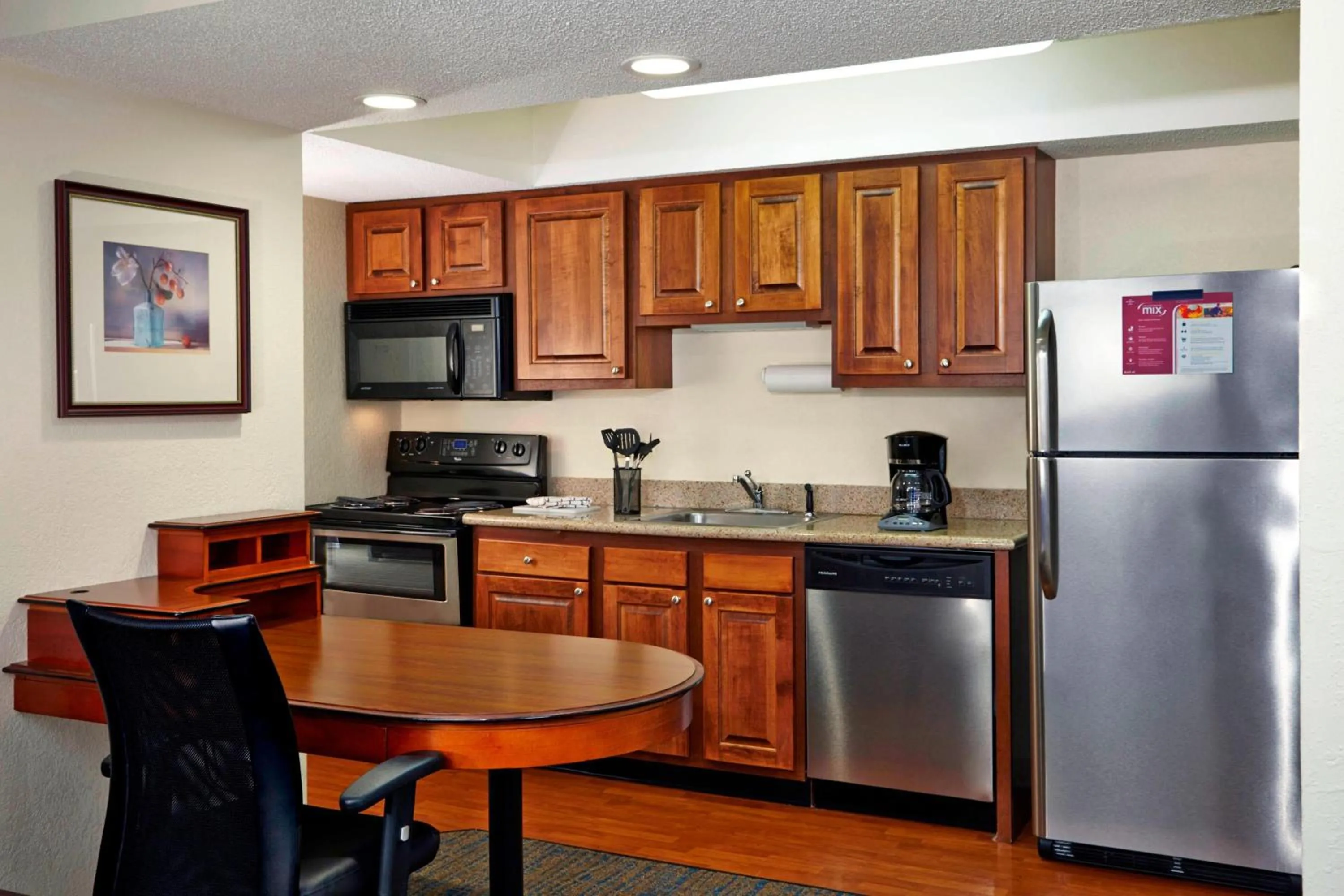 Kitchen or kitchenette in Residence Inn Minneapolis Eden Prairie