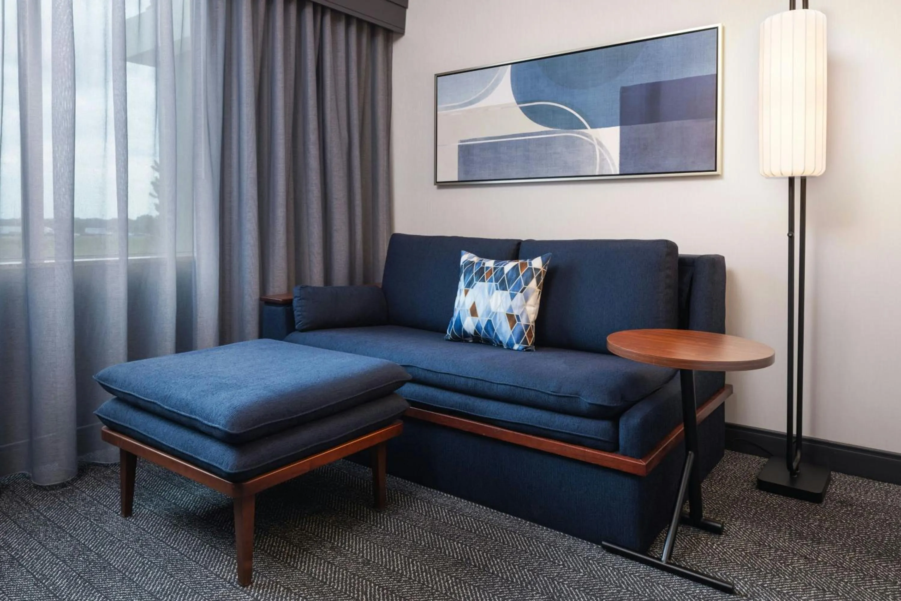 Photo of the whole room in Courtyard Minneapolis Maple Grove Arbor Lakes