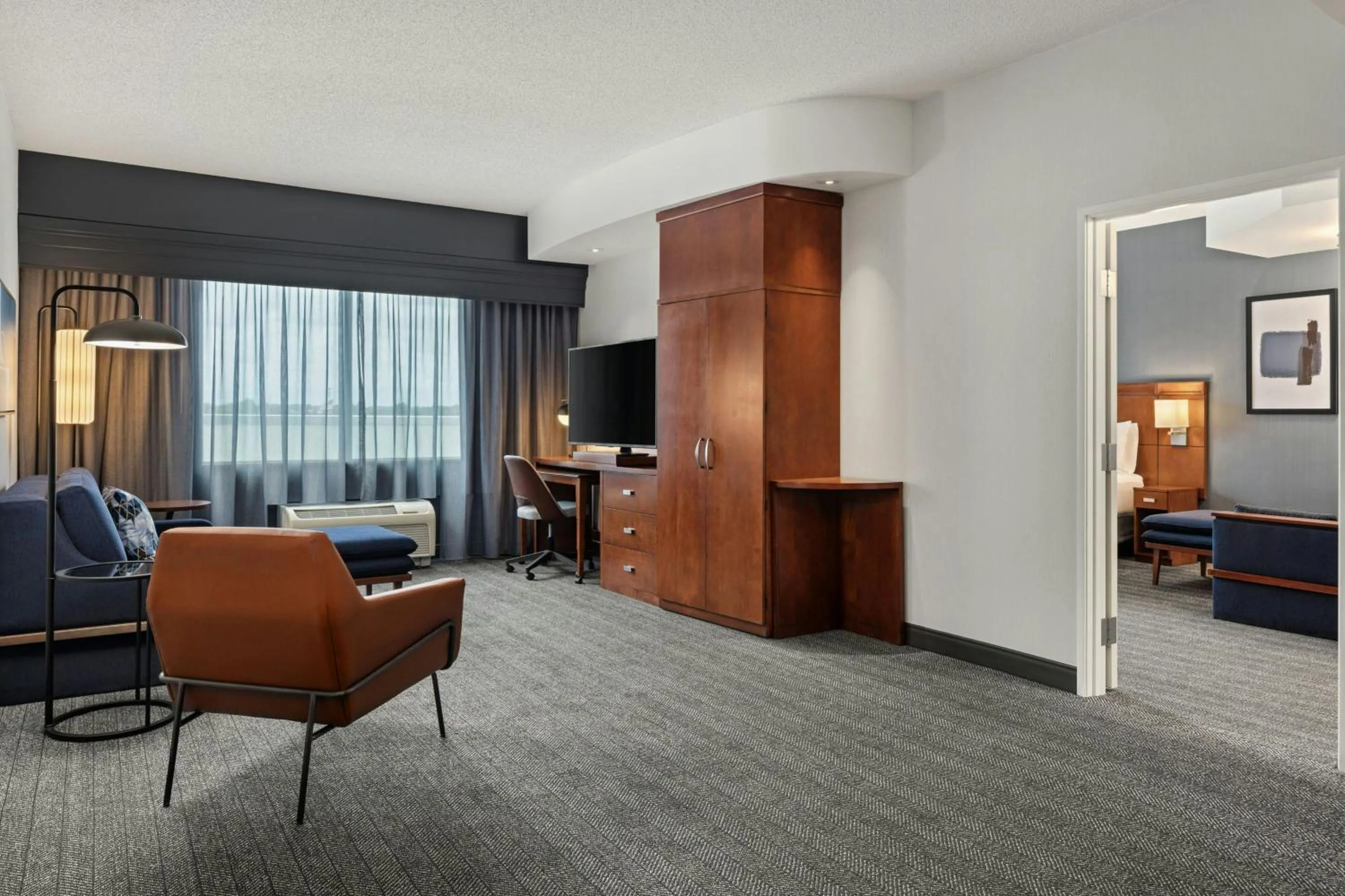 Bedroom, Bed in Courtyard Minneapolis Maple Grove Arbor Lakes