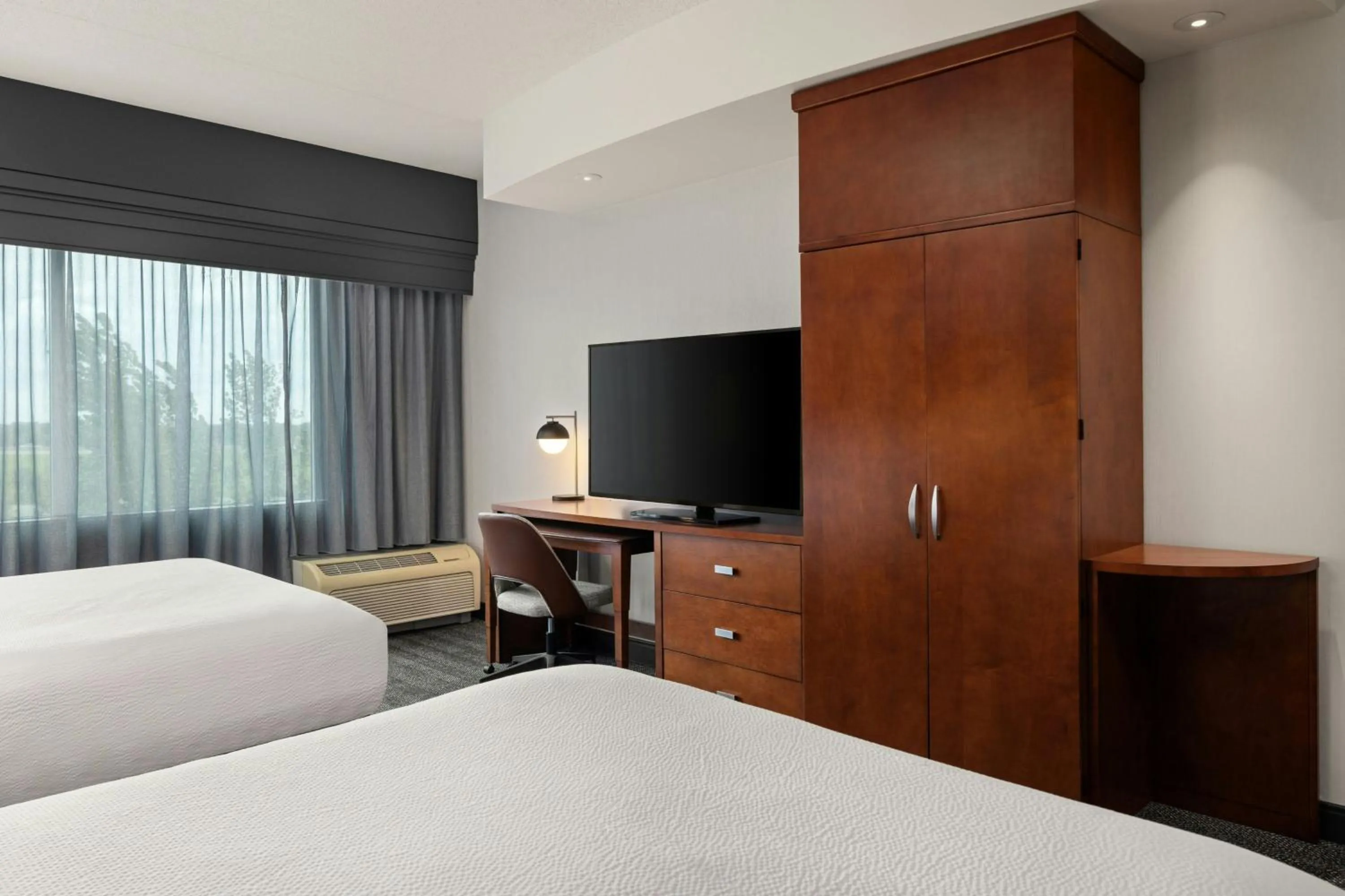 Photo of the whole room, Bed in Courtyard Minneapolis Maple Grove Arbor Lakes