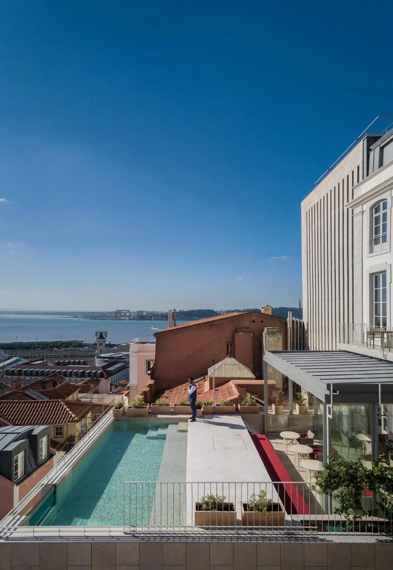 Pool view in Verride Palácio Santa Catarina