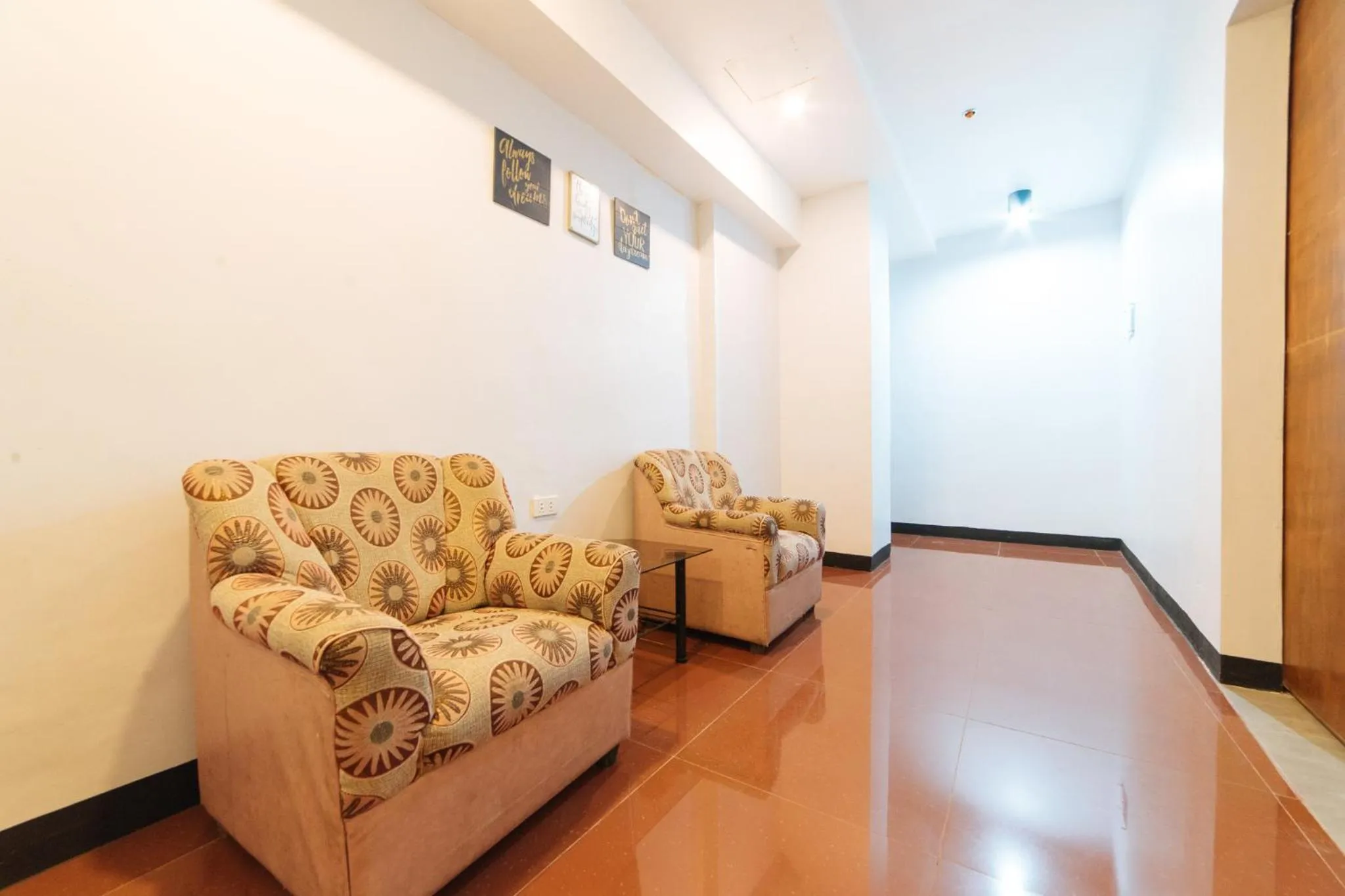 Lobby or reception in RedDoorz at Nirvana Pension House