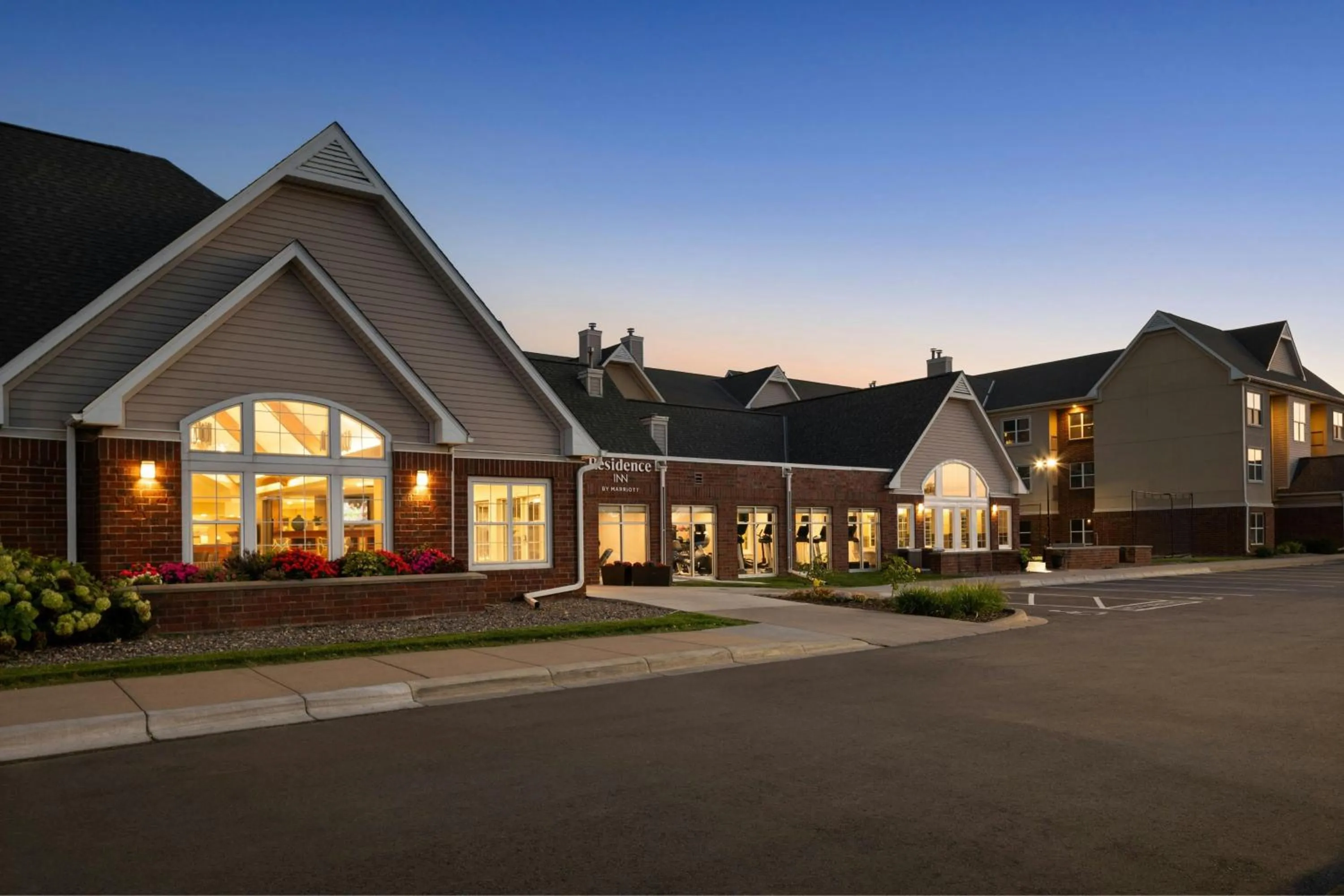 Property building in Residence Inn Minneapolis St. Paul/Roseville