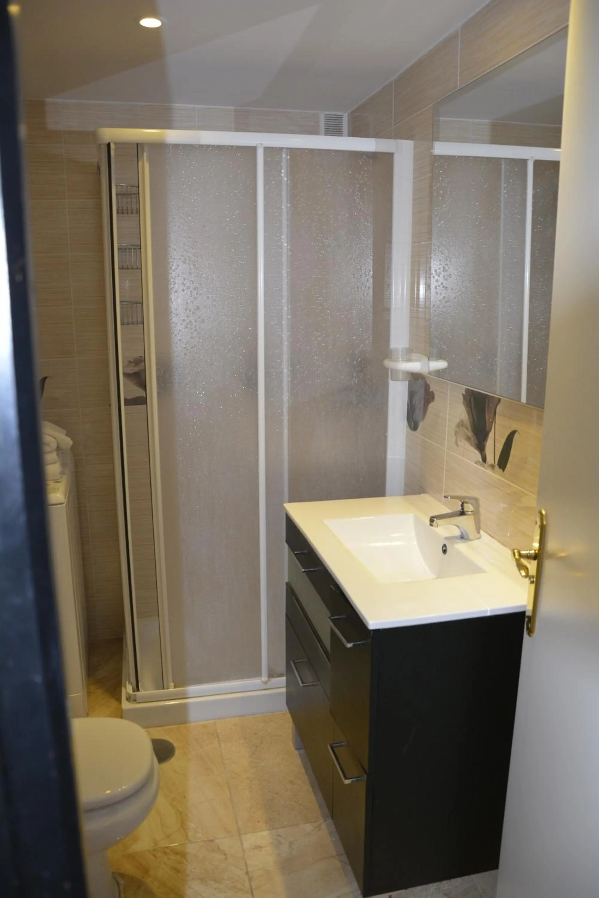 Bathroom in Apartamentos Mediterraneo