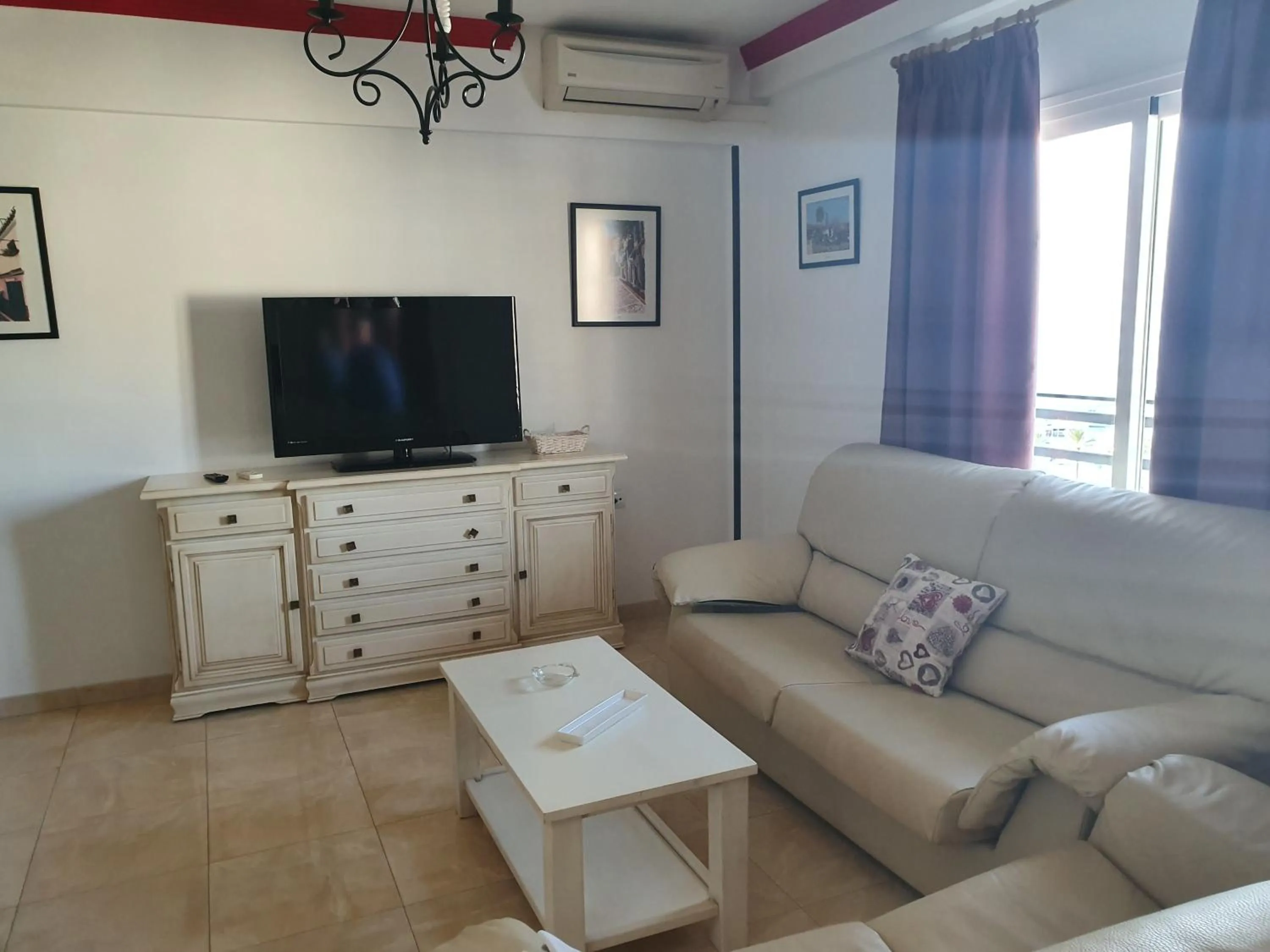 Living room in Apartamentos Mediterraneo