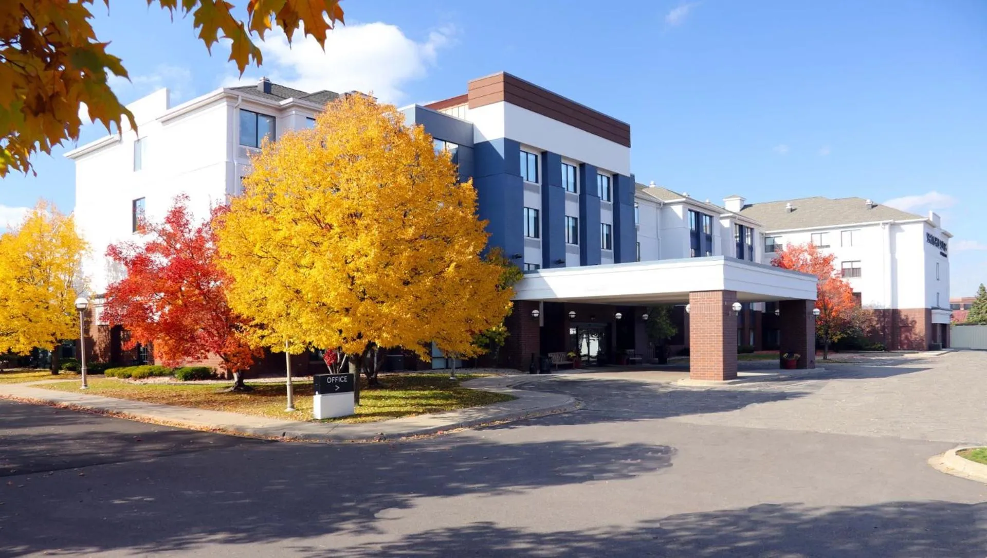 Property building in SpringHill Suites Minneapolis West St. Louis Park