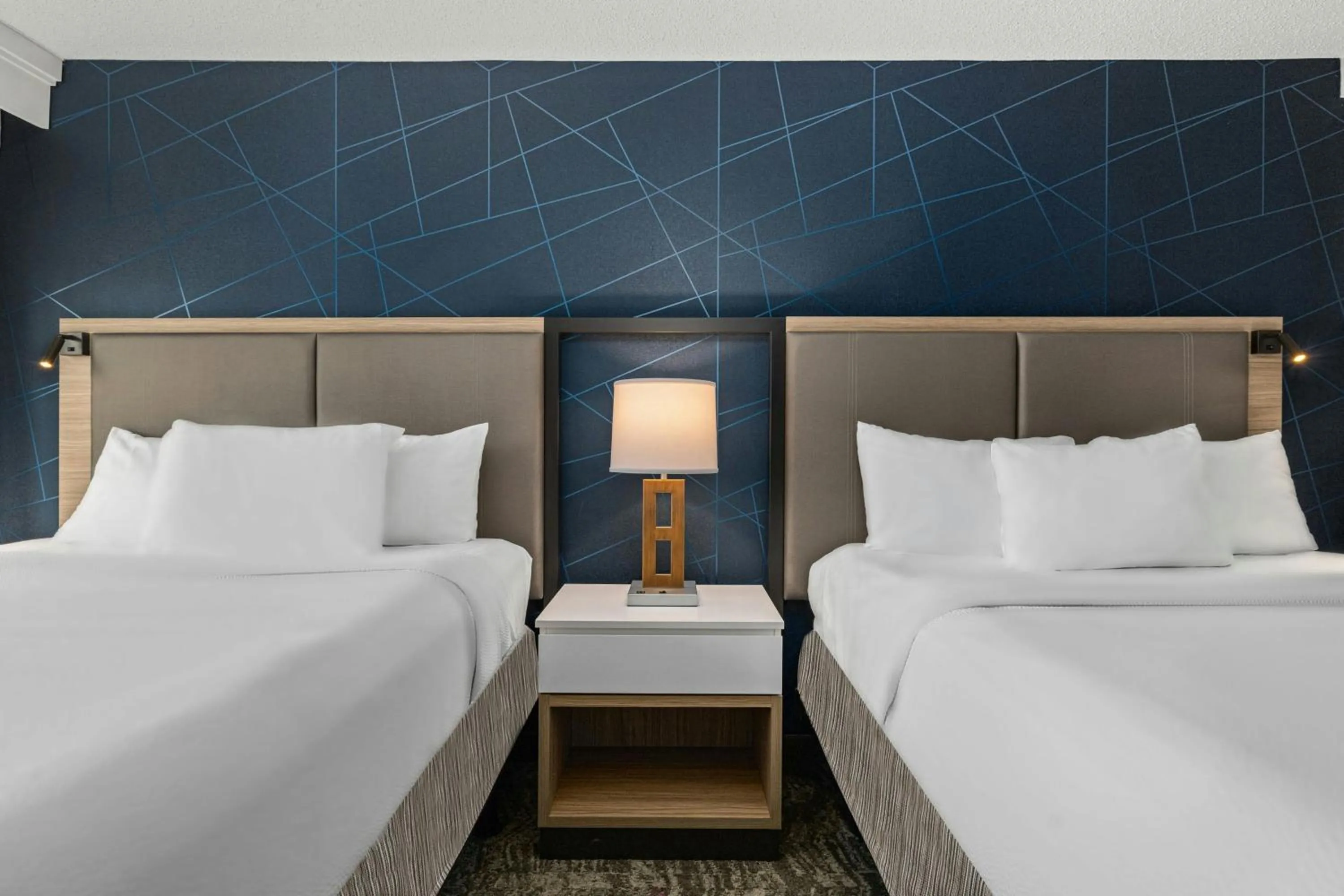 Bedroom, Bed in SpringHill Suites Minneapolis West St. Louis Park