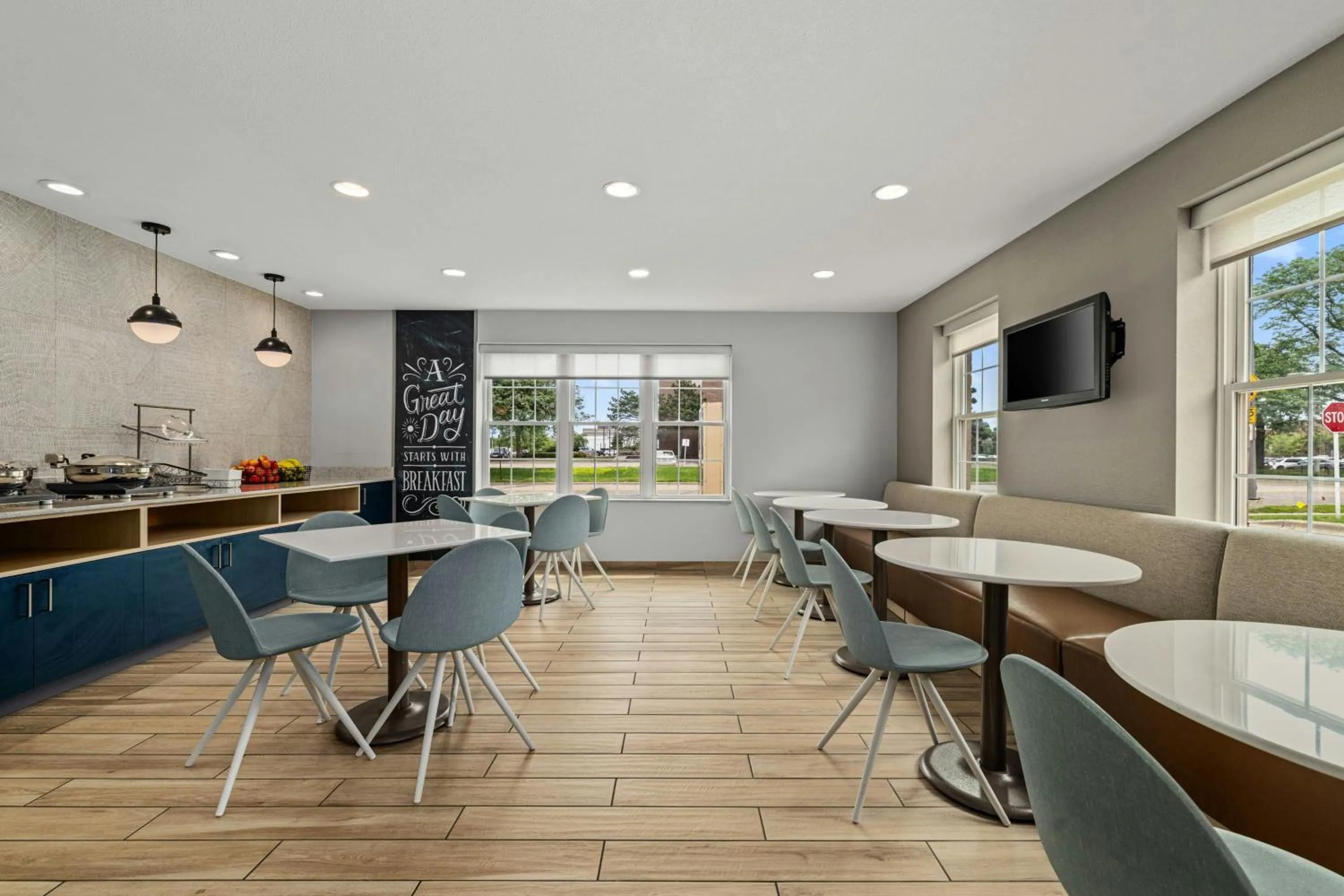 Breakfast in TownePlace Suites Minneapolis-St. Paul Airport/Eagan