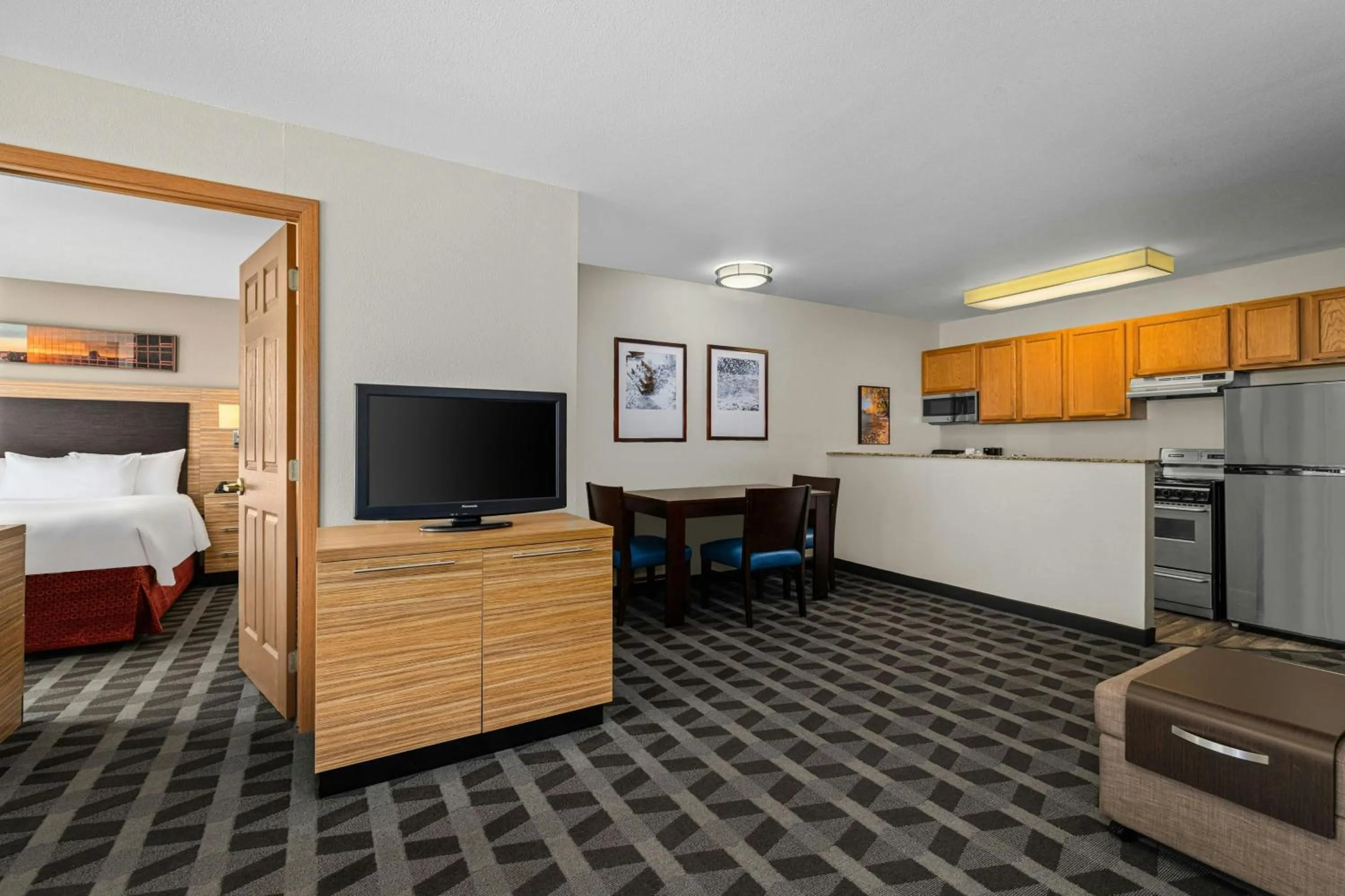 Photo of the whole room, Bed in TownePlace Suites Minneapolis-St. Paul Airport/Eagan
