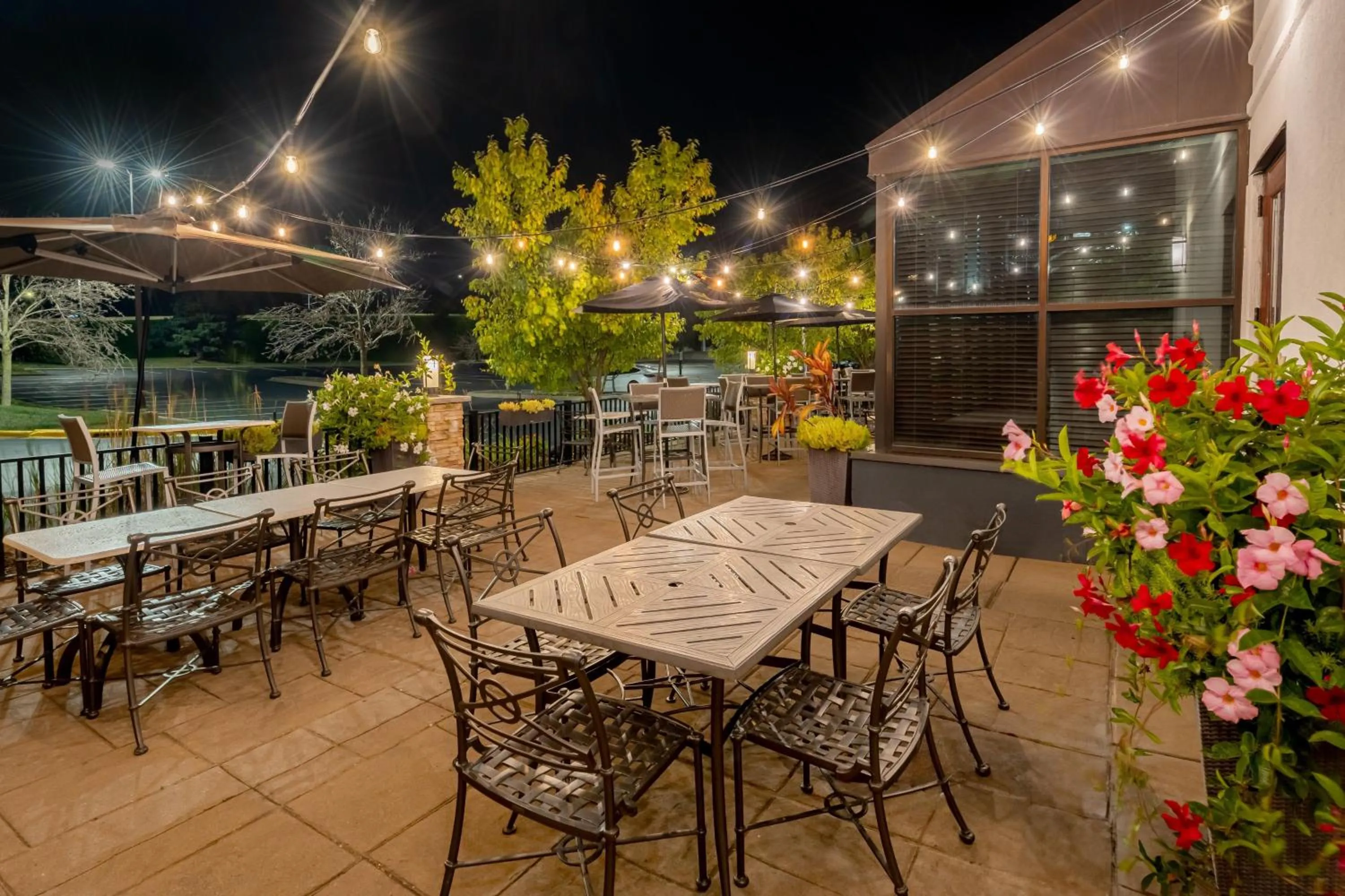 Restaurant/places to eat in Minneapolis Marriott West