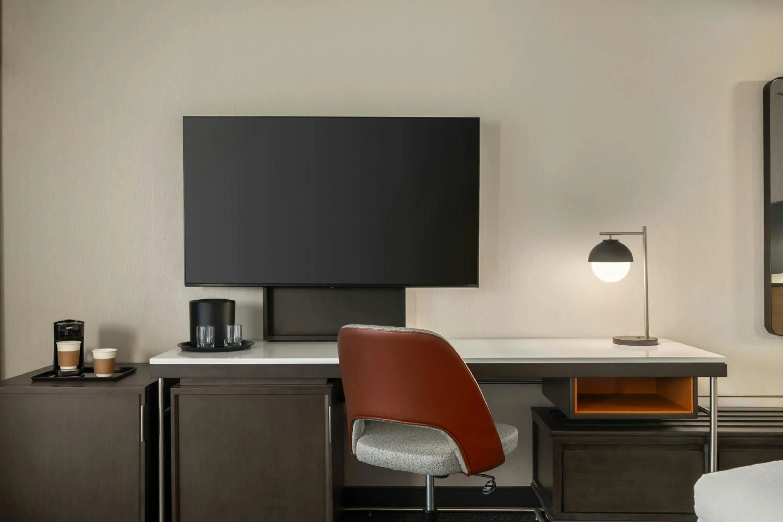 Photo of the whole room in Courtyard by Marriott Kokomo