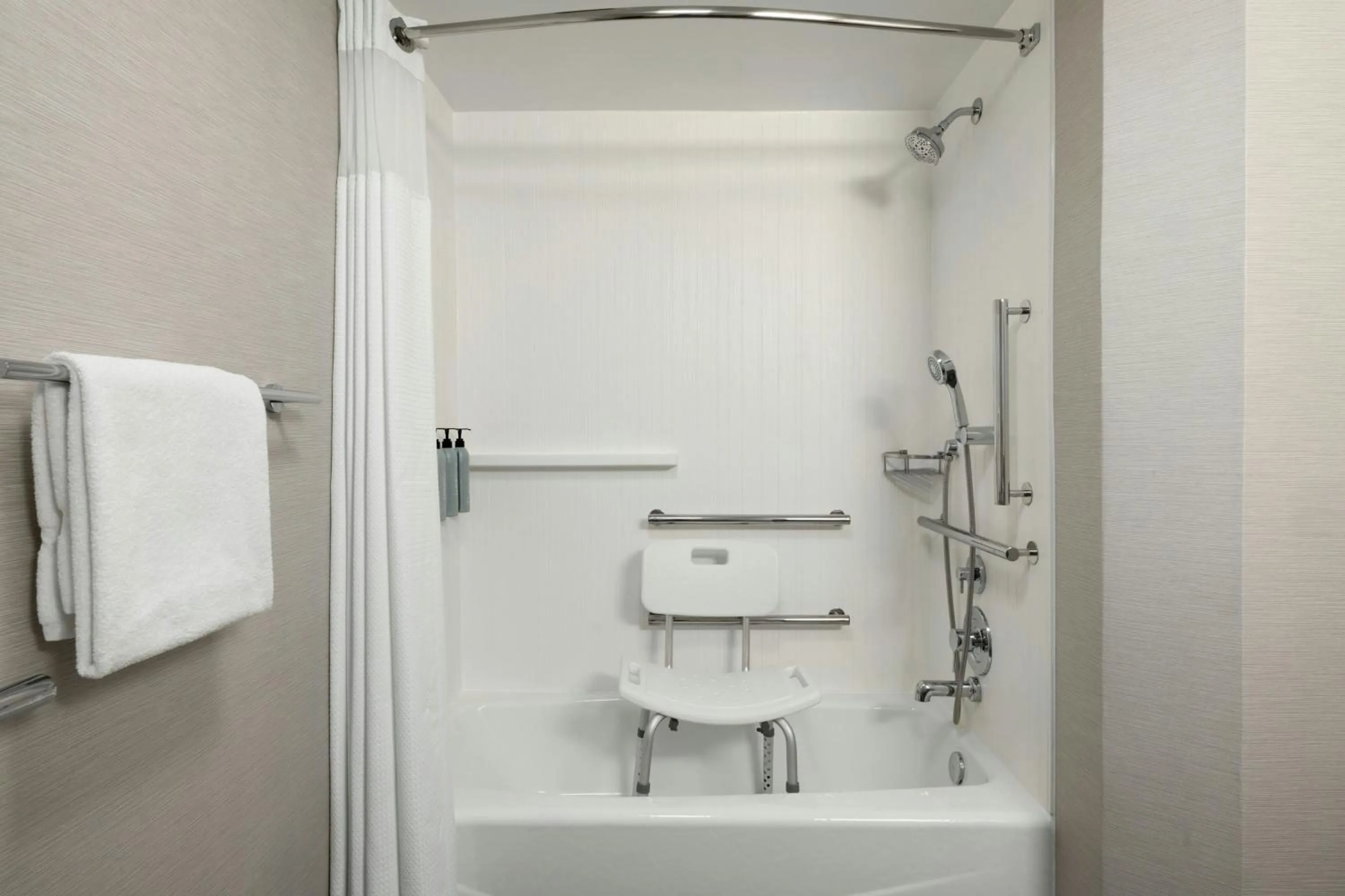 Bathroom in Courtyard by Marriott Kokomo