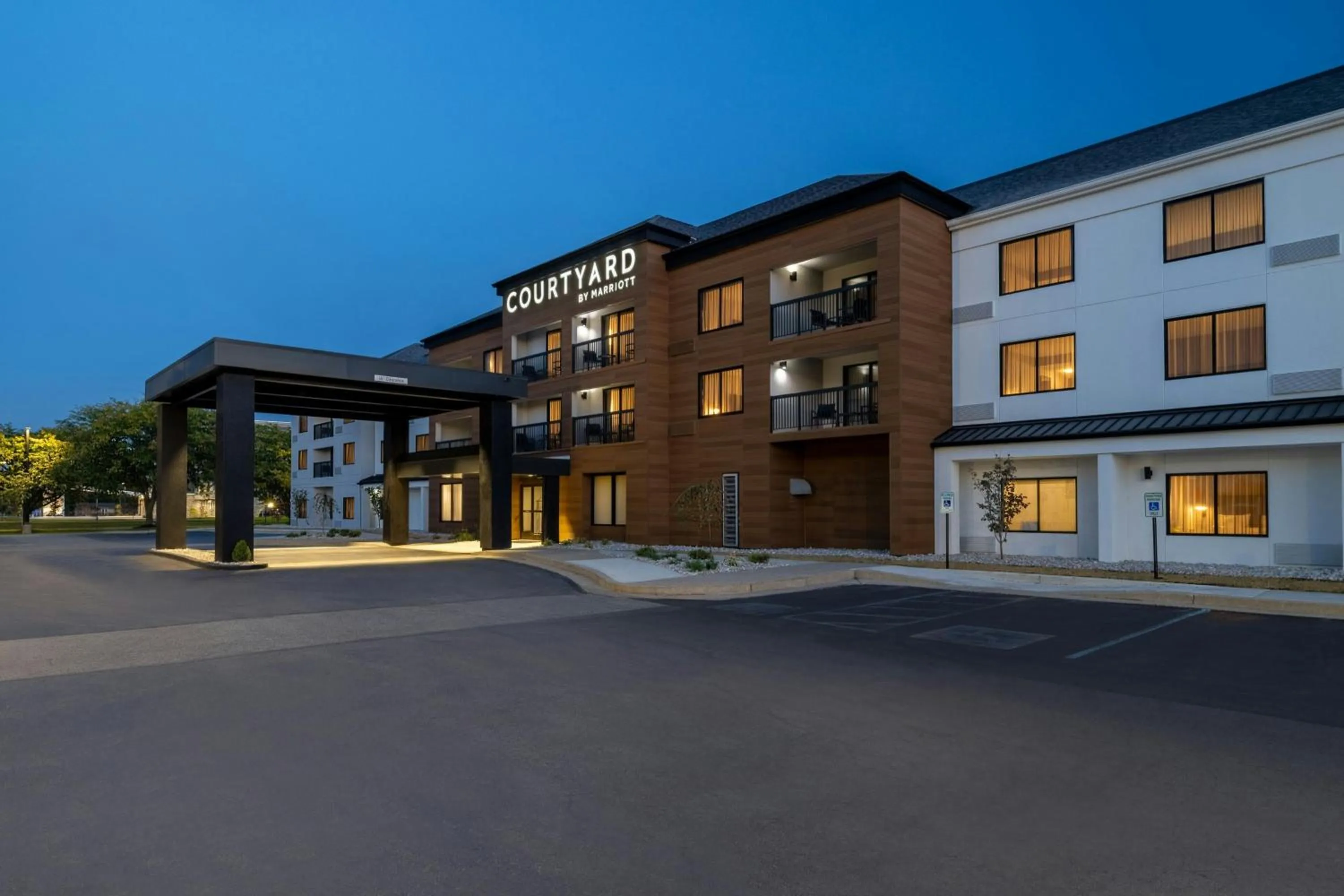 Property building in Courtyard by Marriott Kokomo
