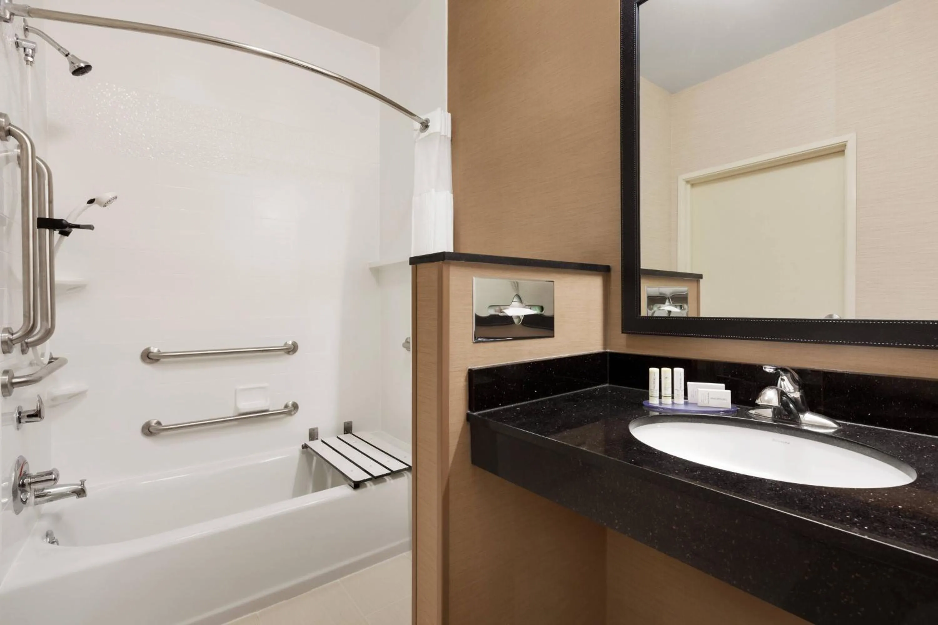 Bathroom in Fairfield Inn & Suites Omaha East/Council Bluffs, IA