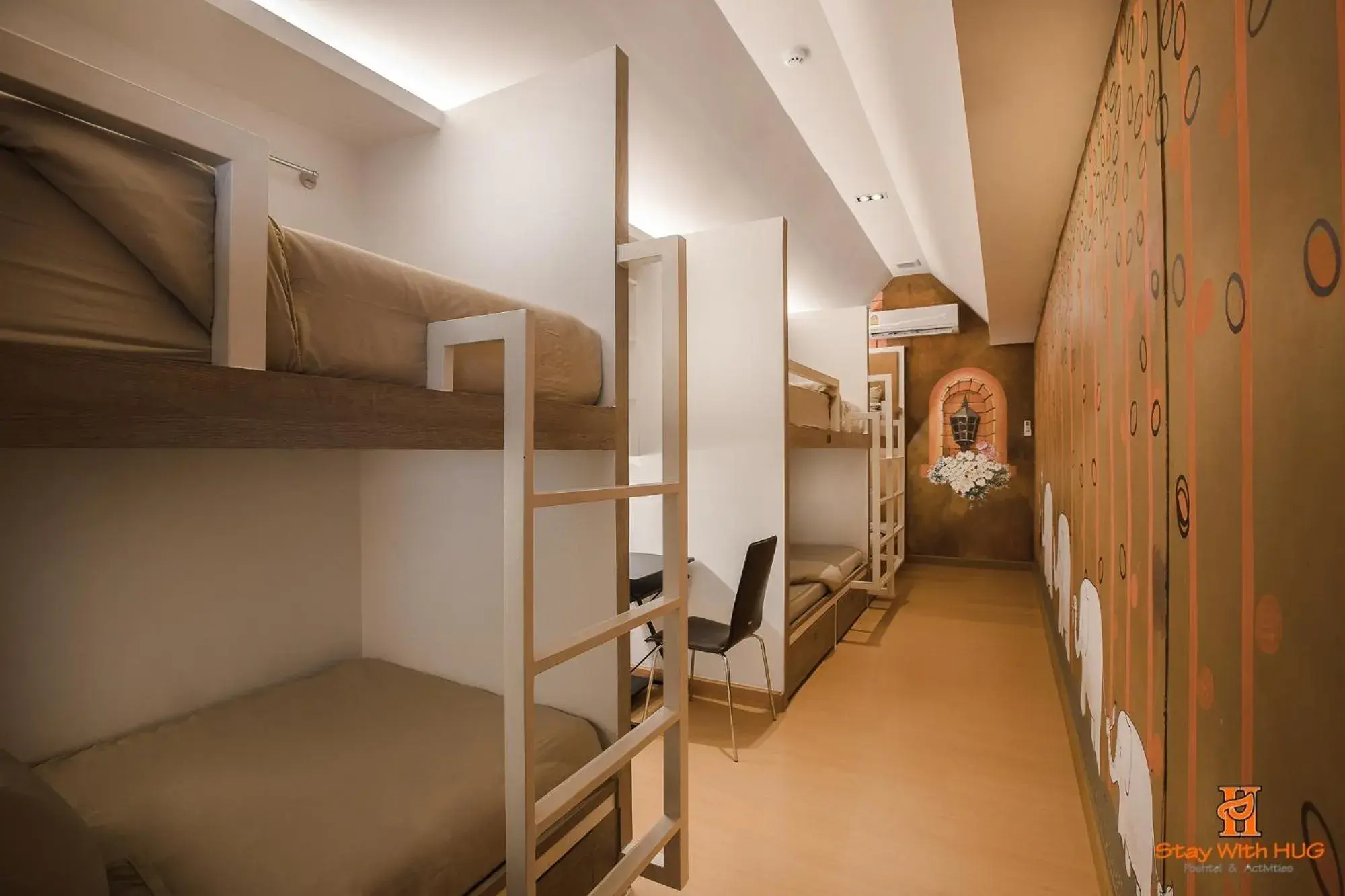 Bed in 6-Bed Mixed Dormitory Room in Chiangmai Midpoint Activity Hostel Bed in 6-Bed Mixed Dormitory Room in Chiangmai Midpoint Activity Hostel