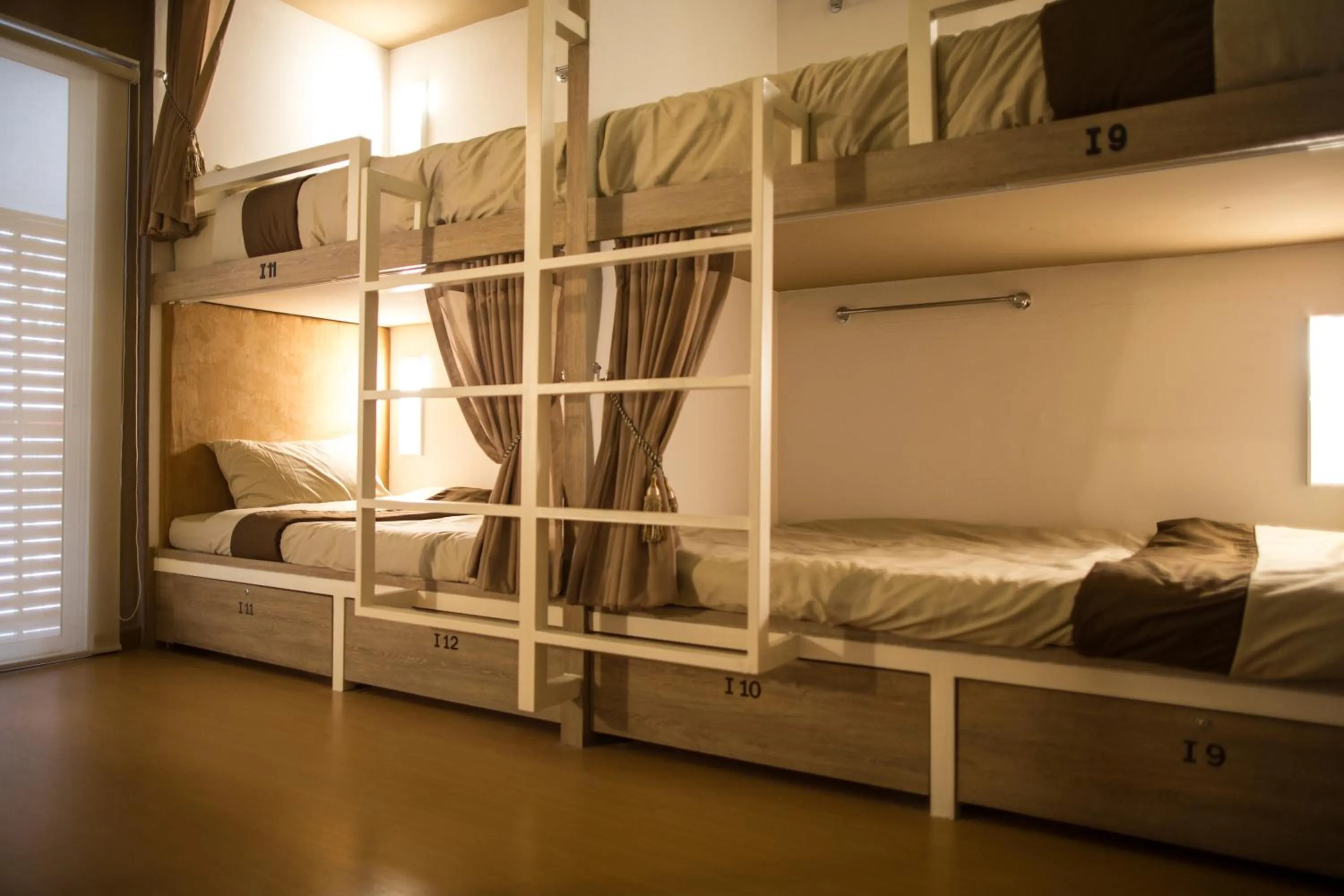 Photo of the whole room, Bed in Chiangmai Midpoint Activity Hostel