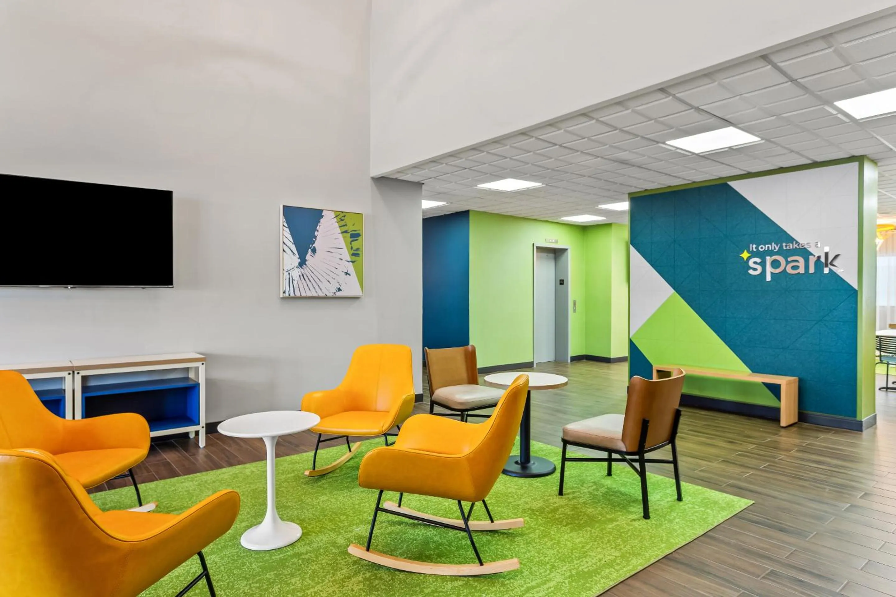 Lobby or reception in Spark By Hilton Oak Forest I-57