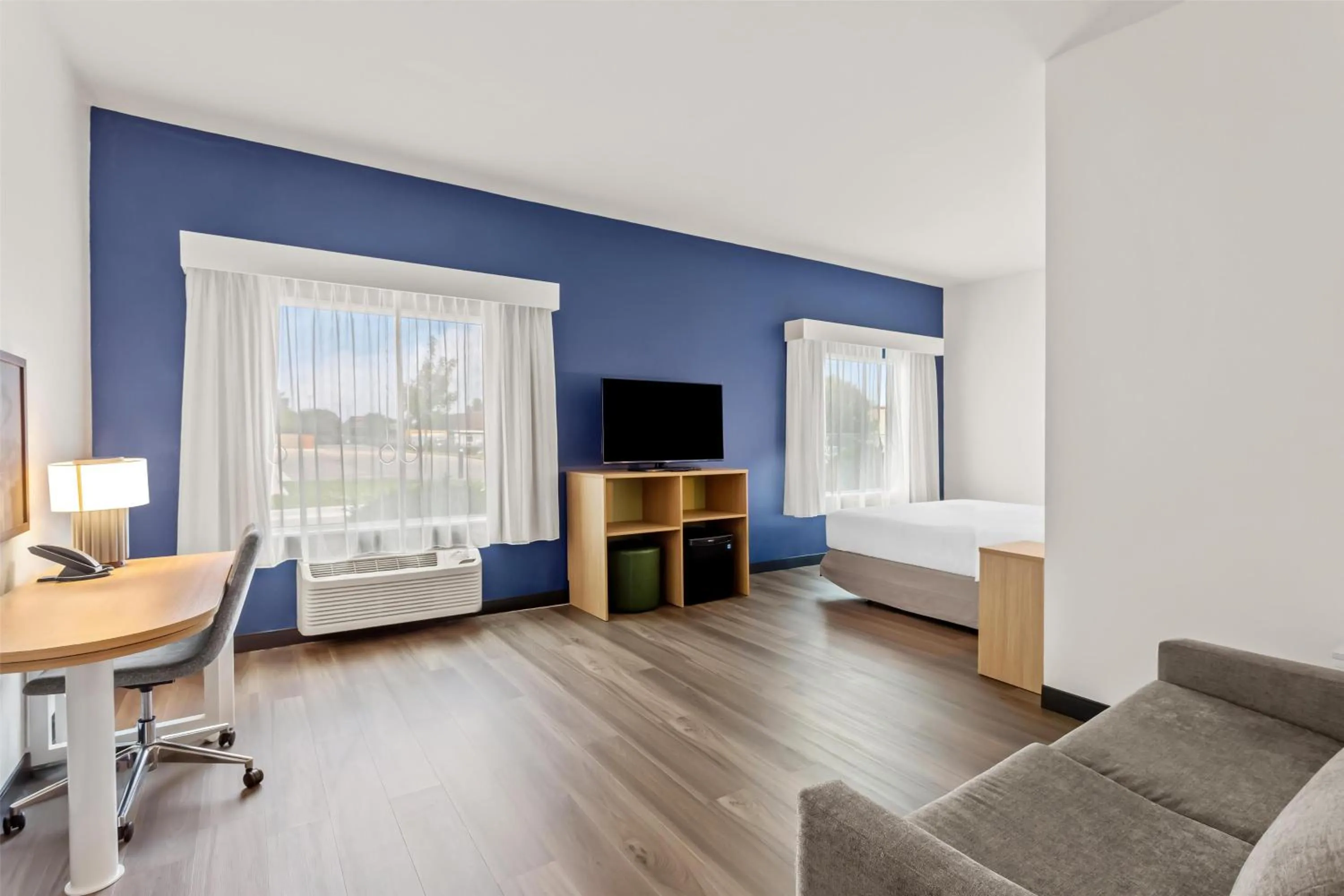 Bedroom in Spark By Hilton Oak Forest I-57