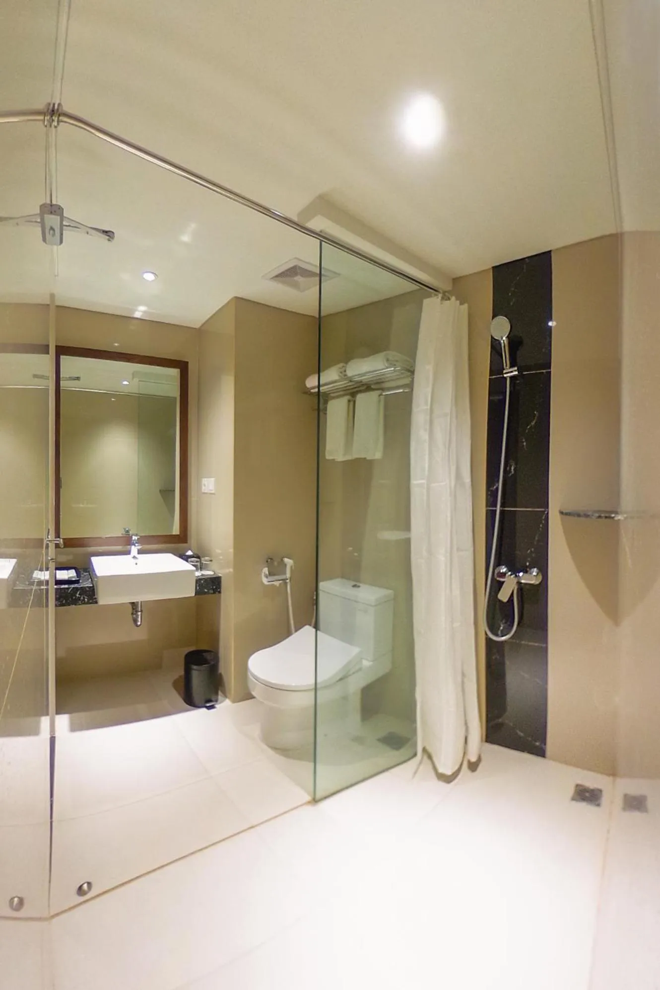 Shower in Great Diponegoro Hotel Surabaya