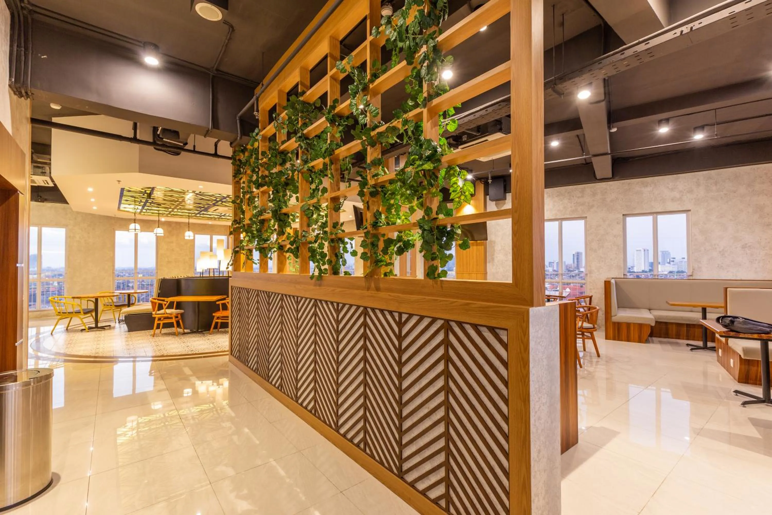 Restaurant/places to eat in Great Diponegoro Hotel Surabaya