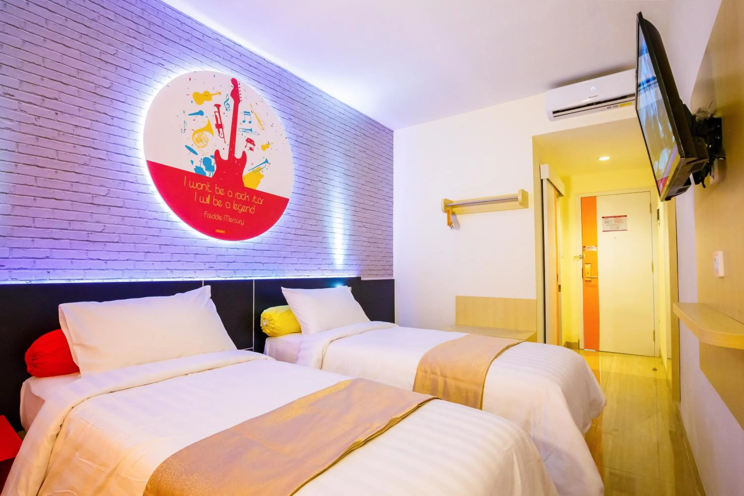 Bed in Front One Budget Muntilan