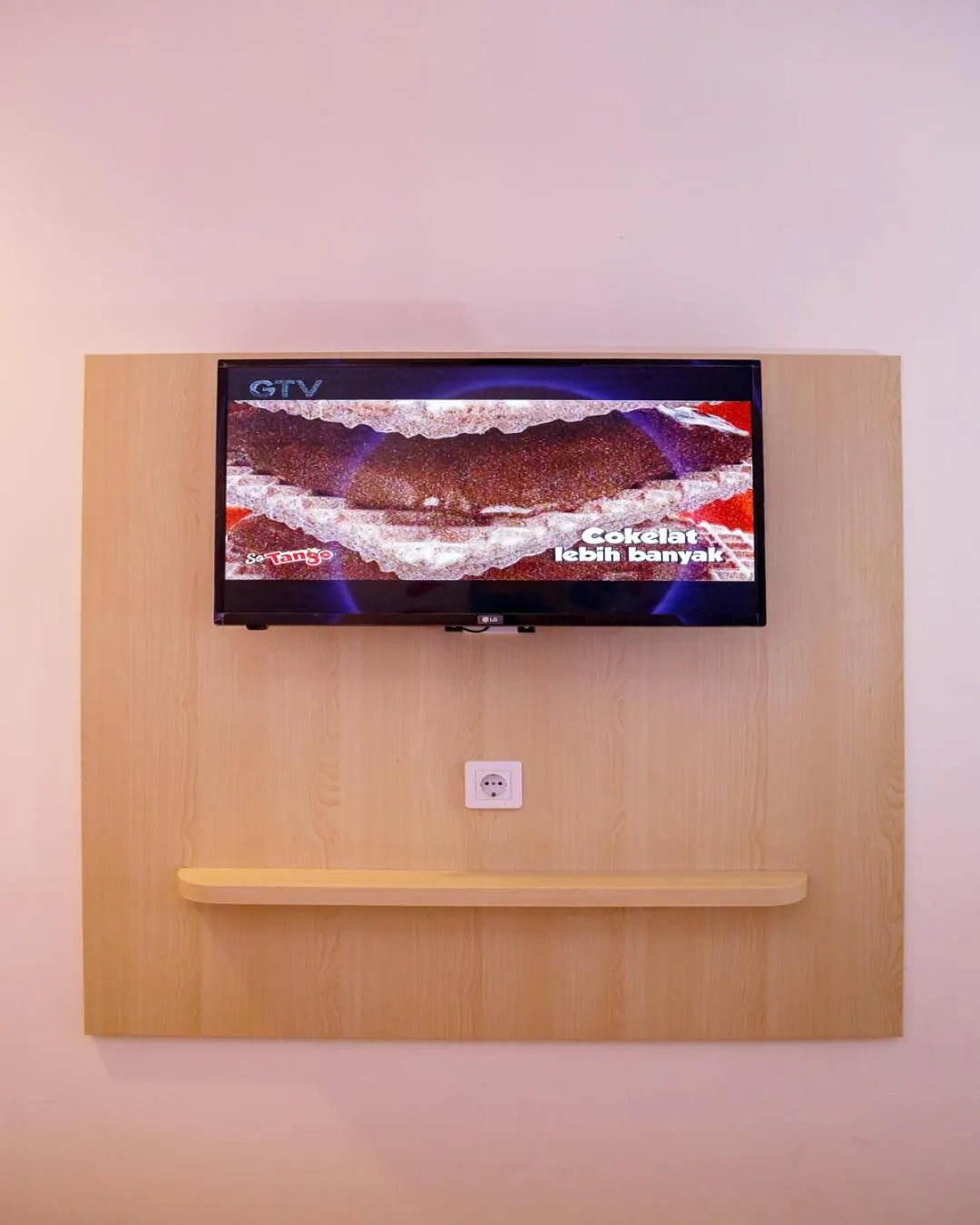 Property building in Front One Budget Muntilan