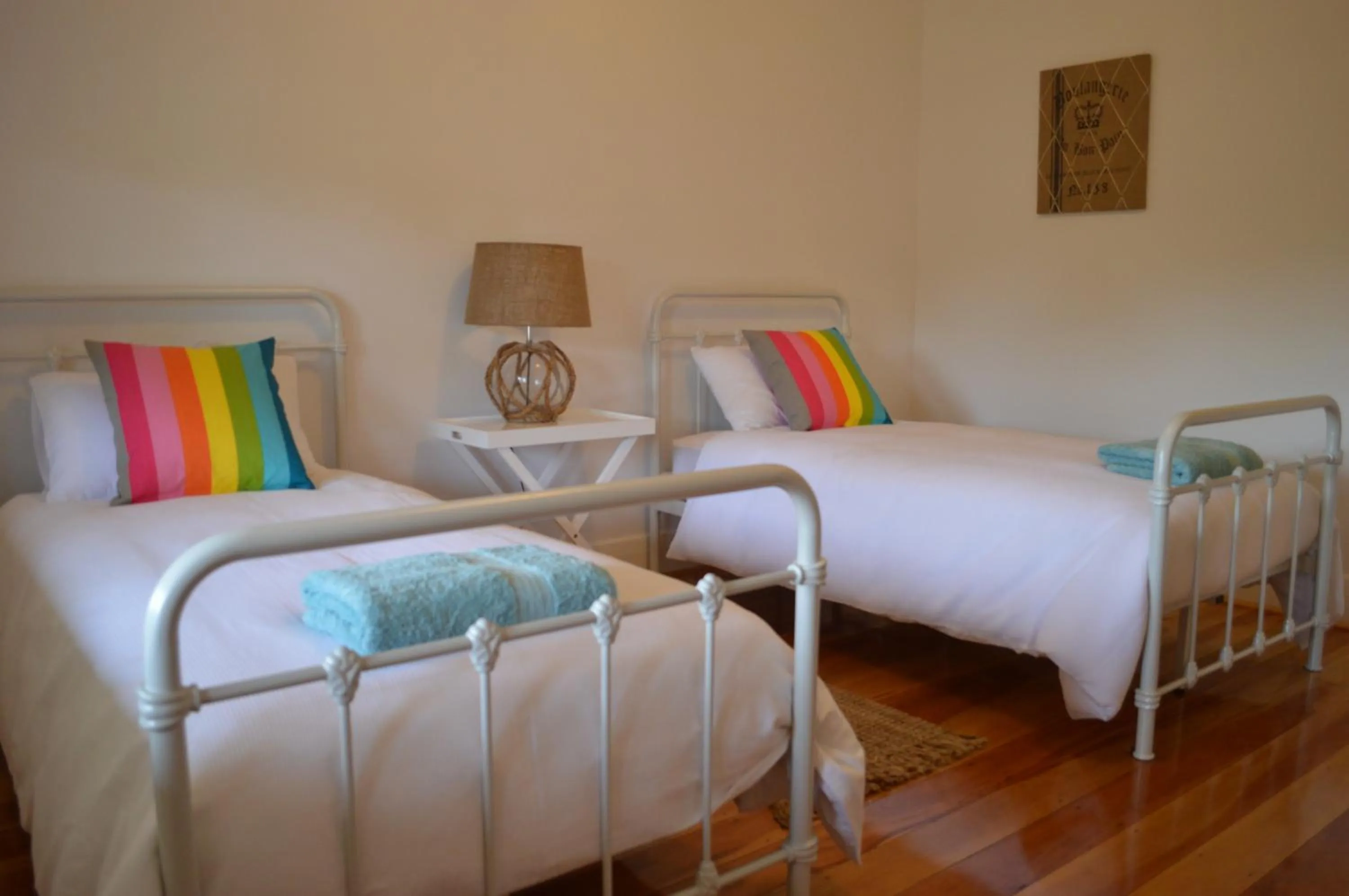 Bed in Agnes Cottage Bed & Breakfast