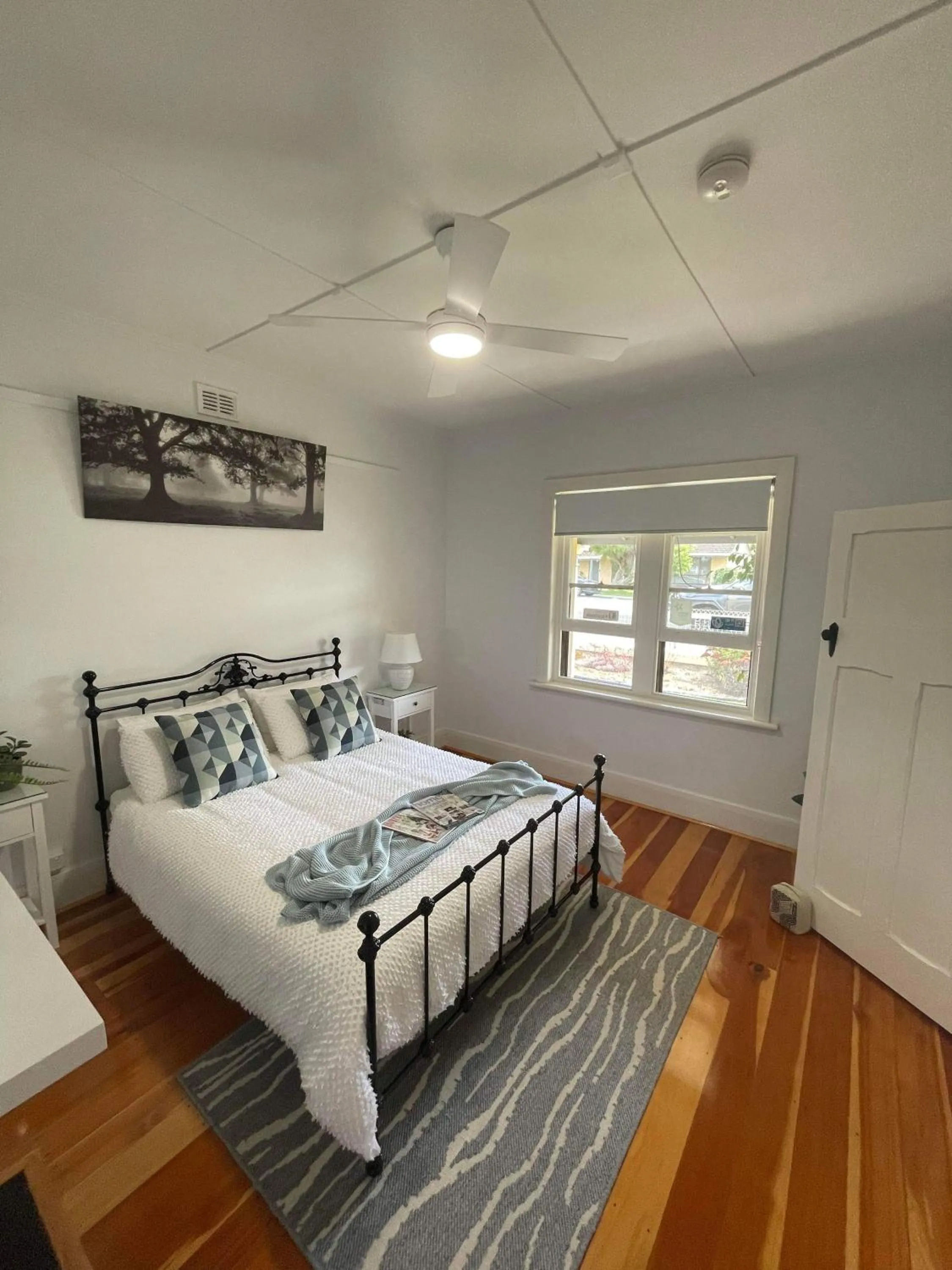 Bed in Agnes Cottage Bed & Breakfast