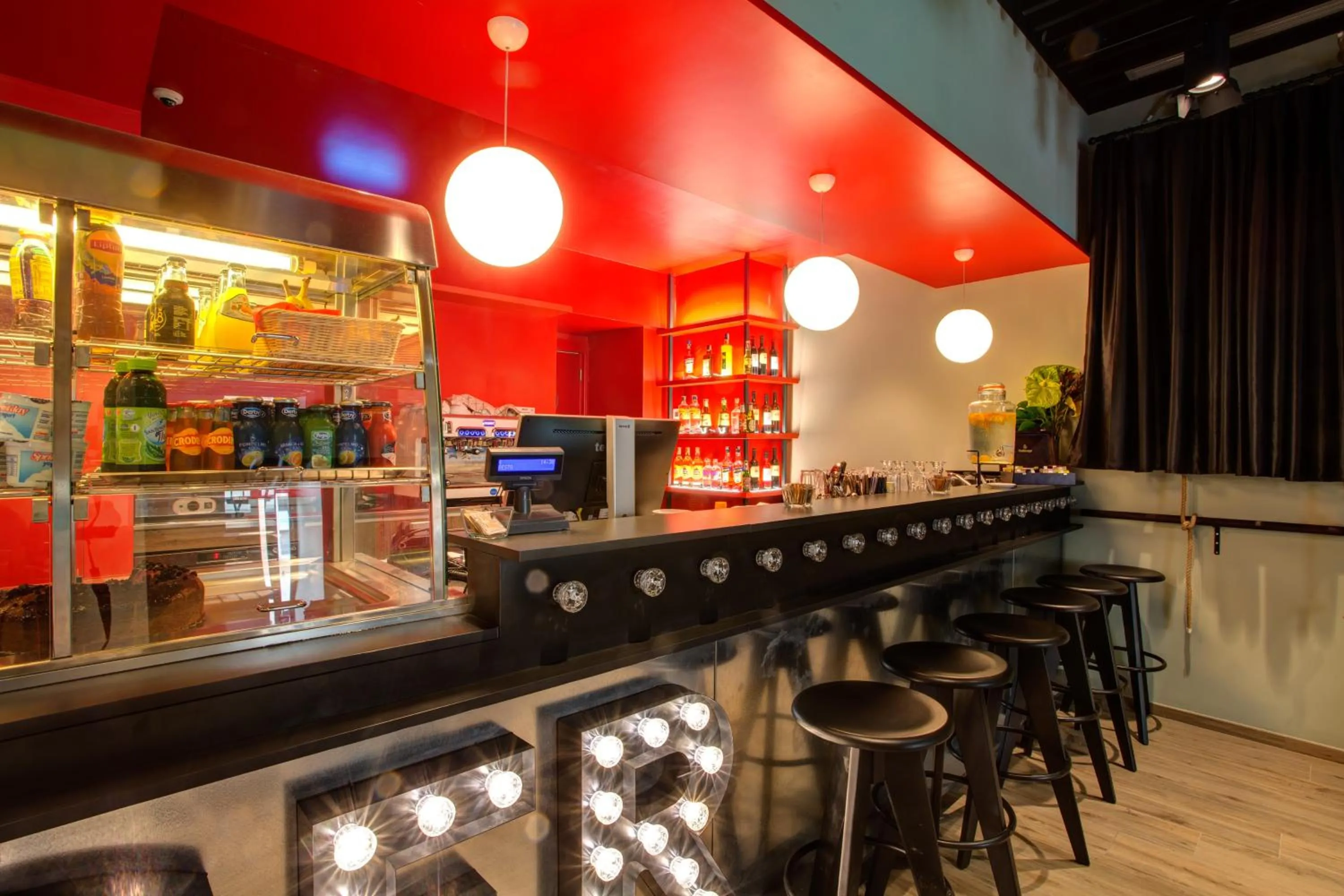 Lounge or bar in MEININGER Roma Termini