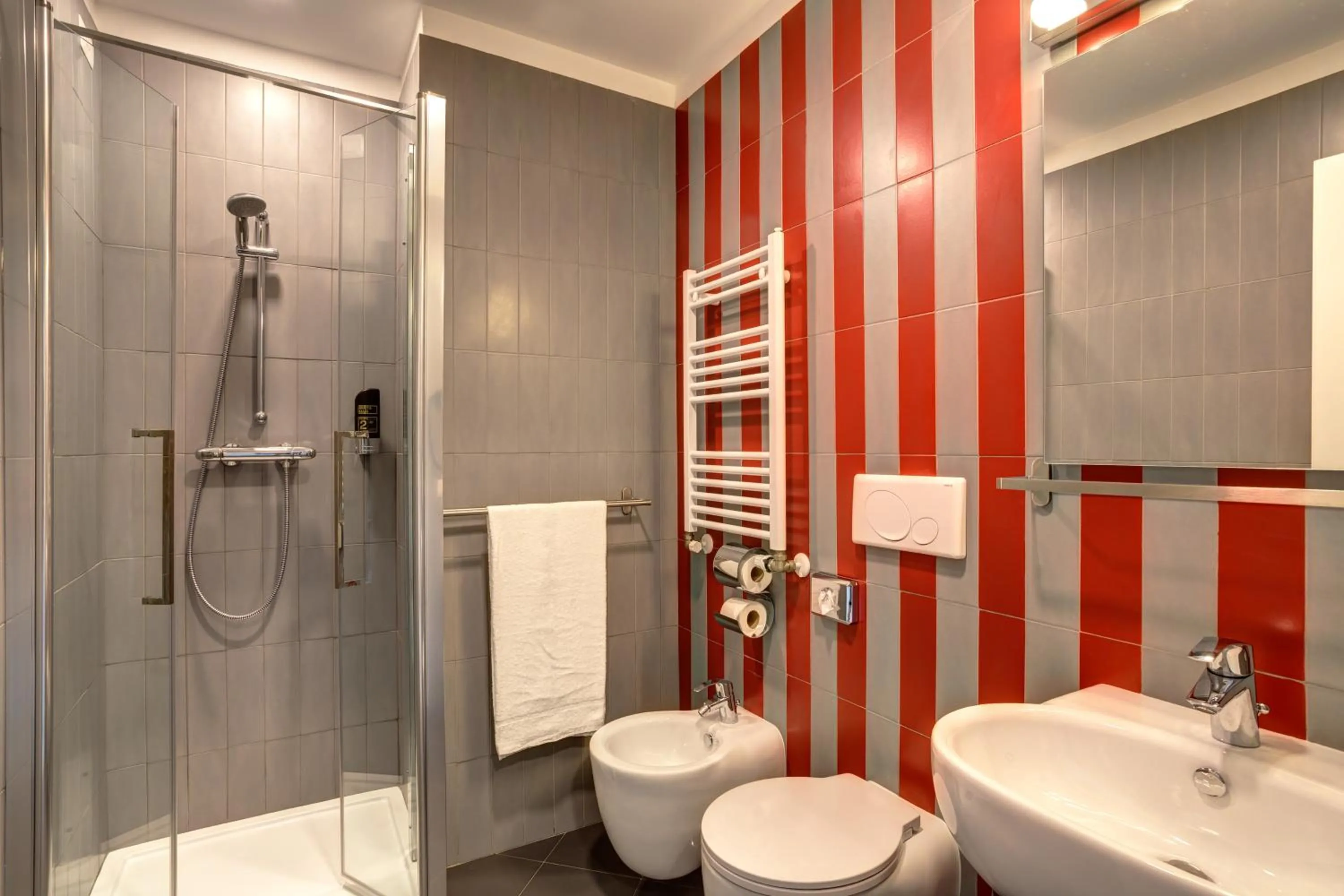 Bathroom in MEININGER Roma Termini