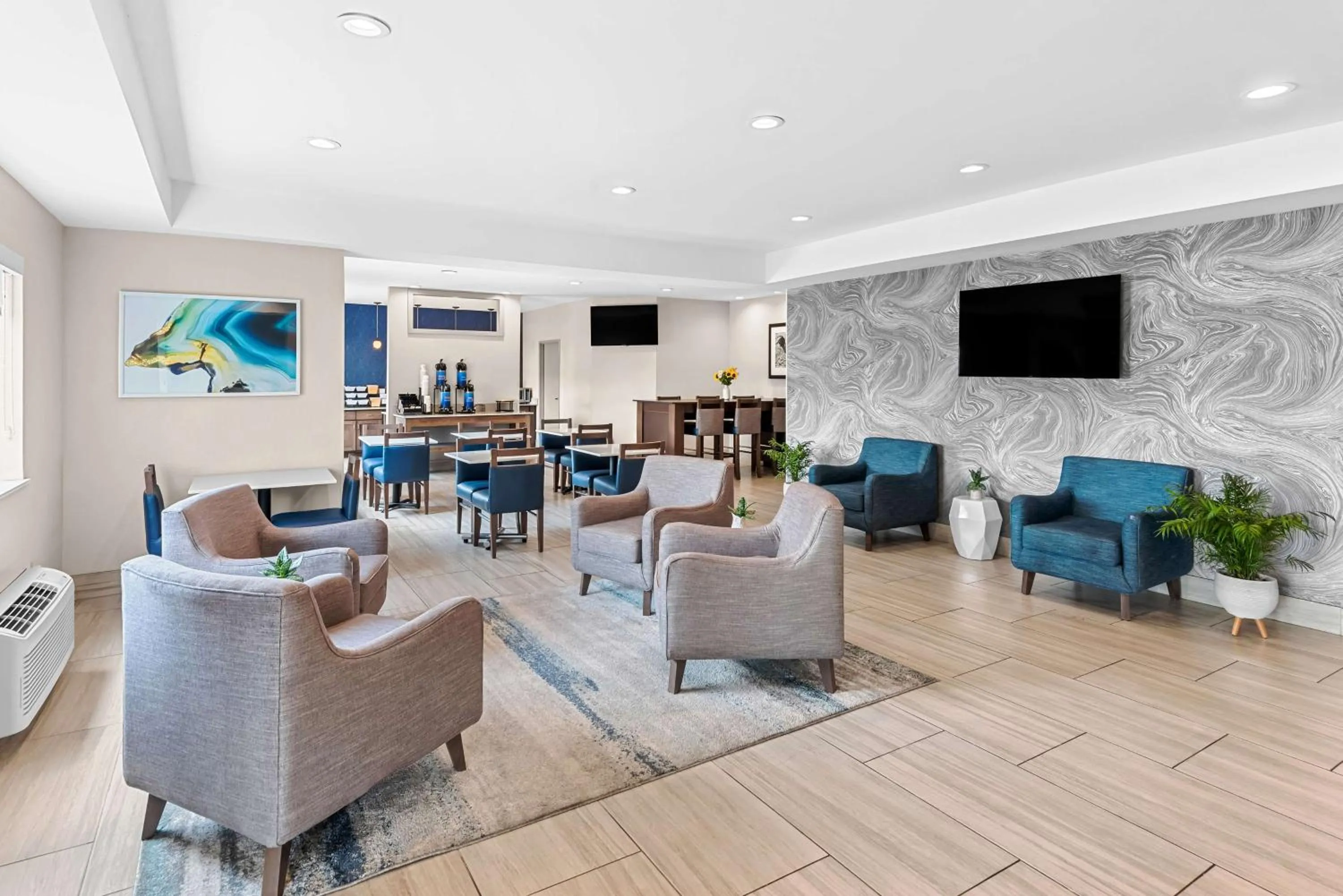 Lobby or reception in Best Western Ottumwa Inn & Suites