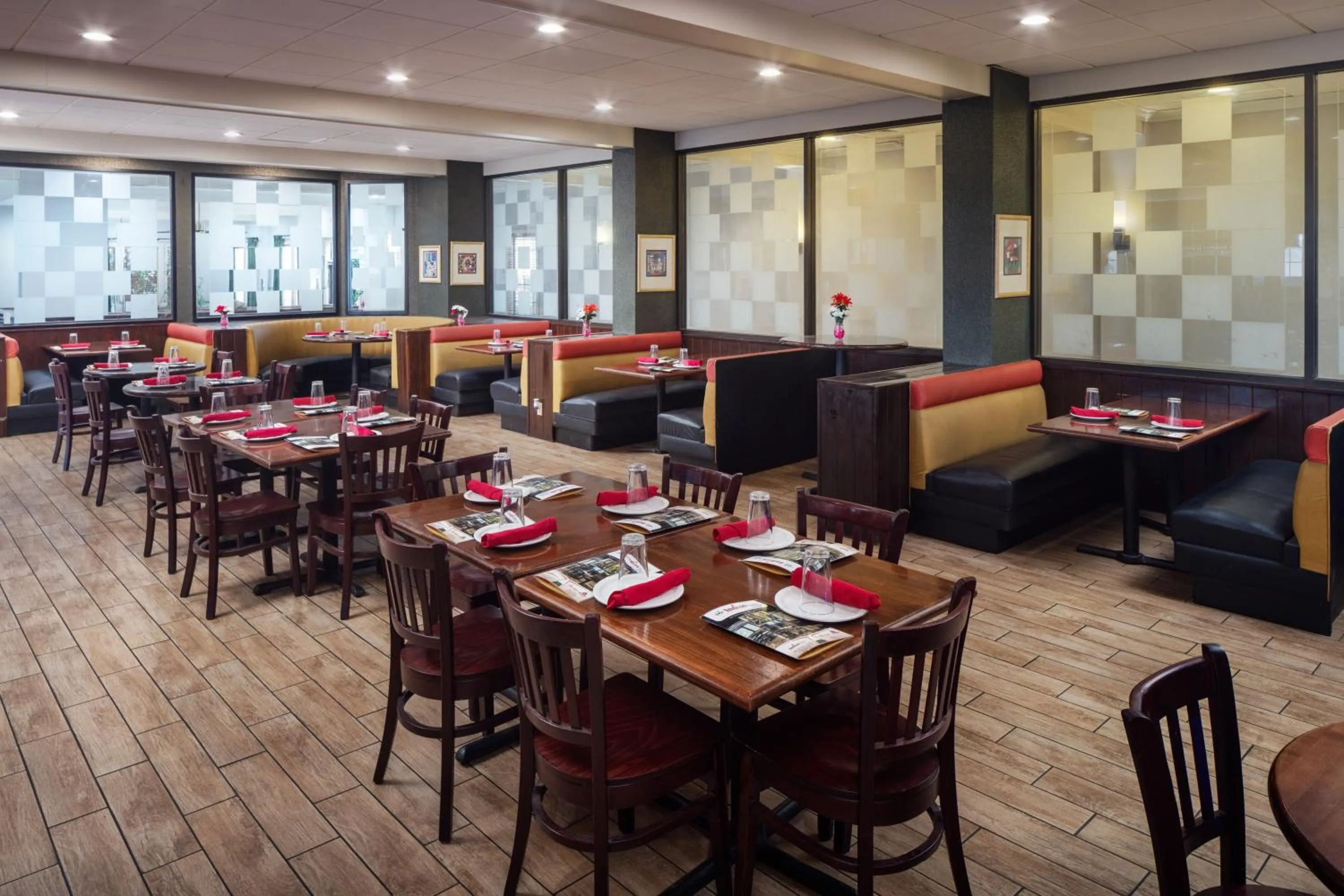 Restaurant/places to eat in Wyndham Tucson Airport Hotel & Conference Center