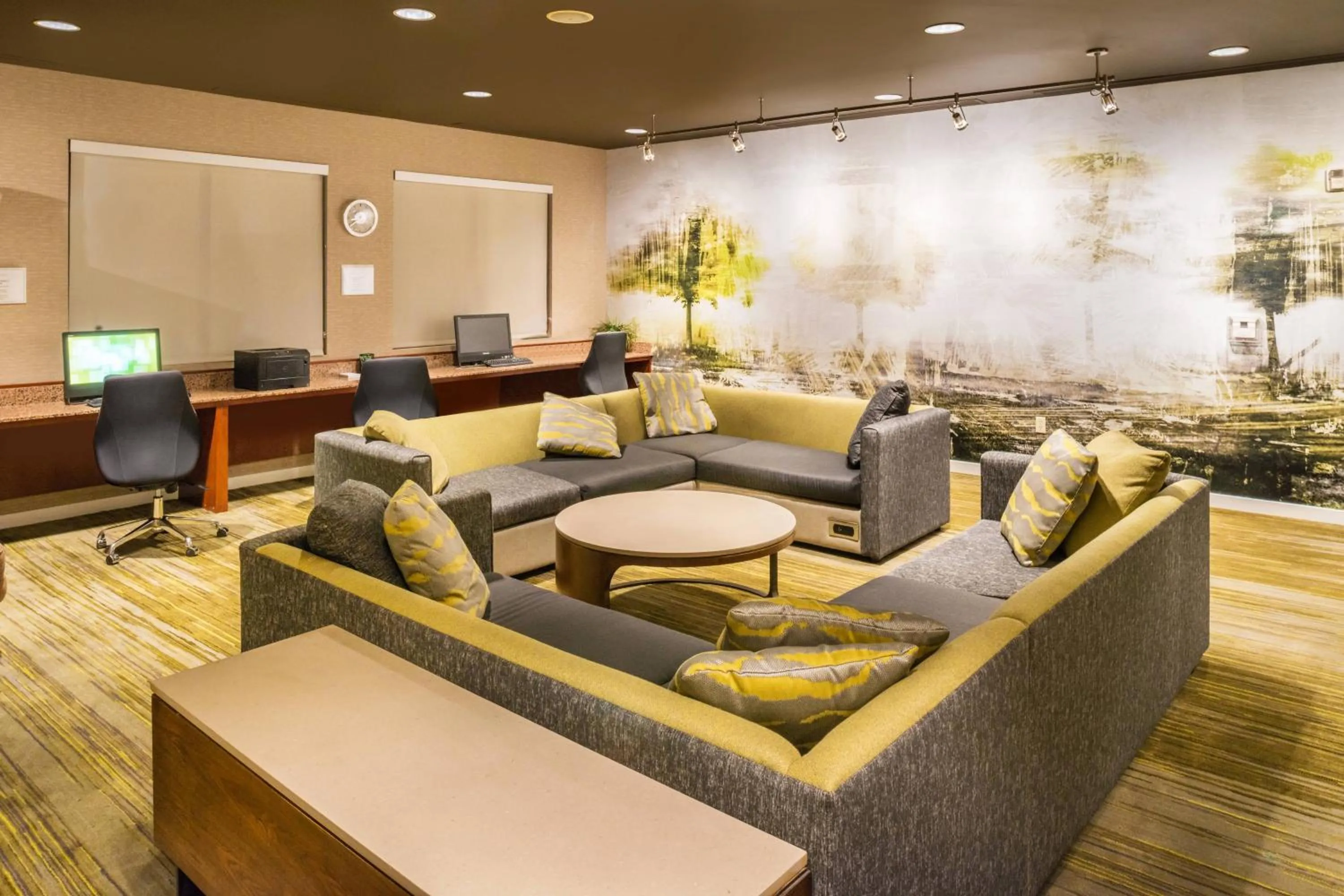 Lobby or reception in Courtyard by Marriott Thousand Oaks Ventura County