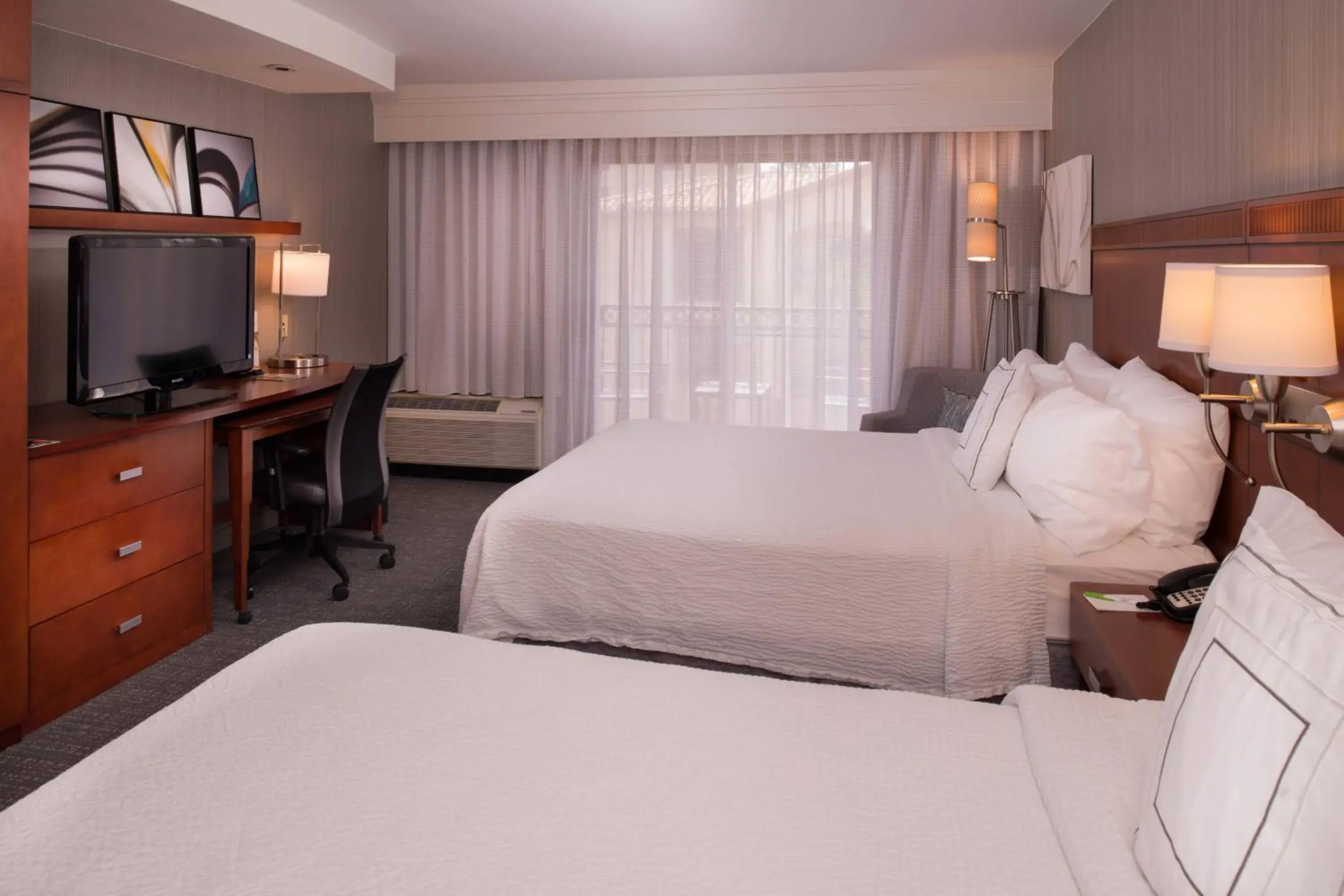 Queen Room with Two Queen Beds in Courtyard by Marriott Thousand Oaks Ventura County Queen Room with Two Queen Beds in Courtyard by Marriott Thousand Oaks Ventura County