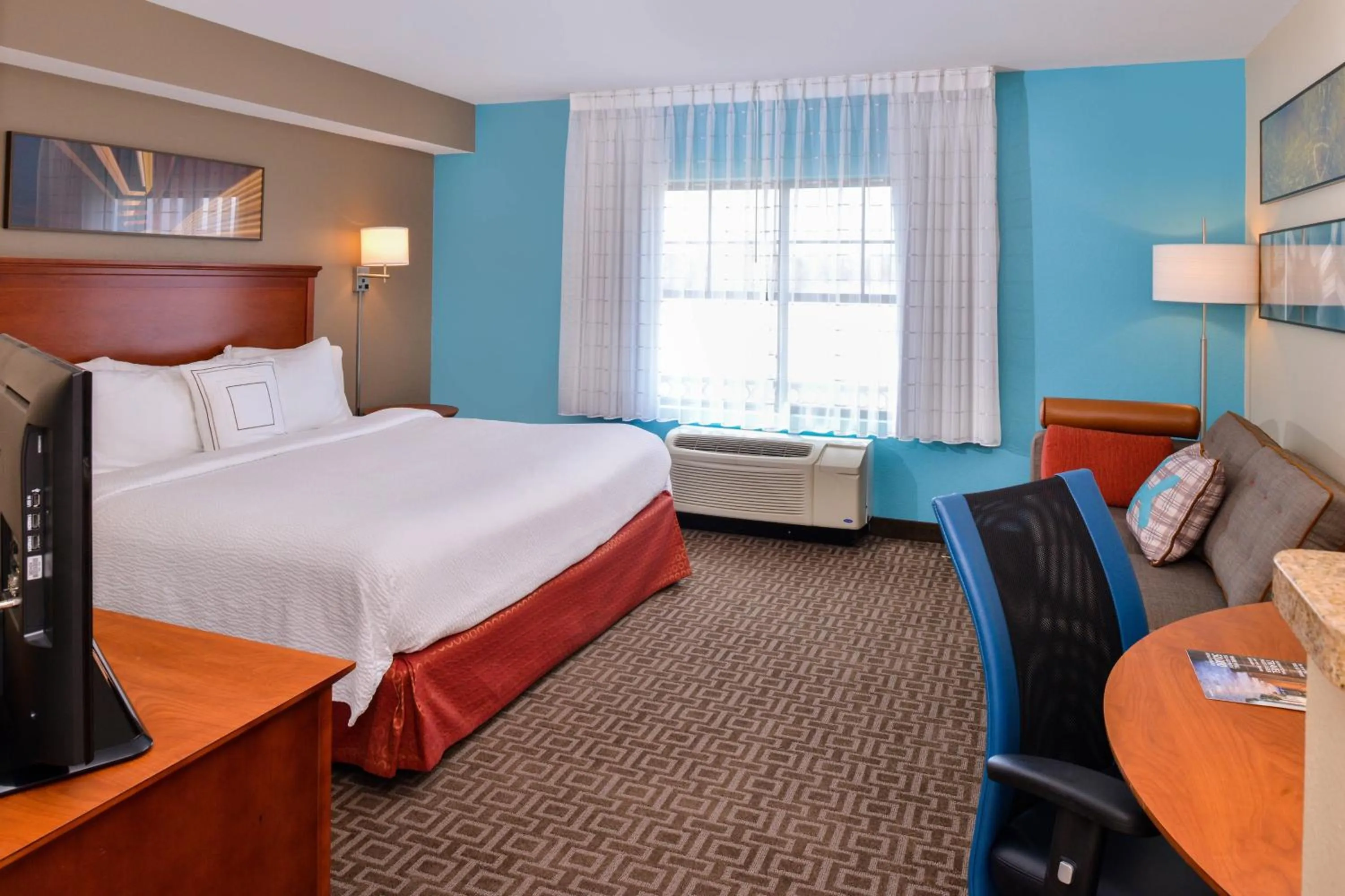 Bedroom, Bed in TownePlace Suites by Marriott Thousand Oaks Ventura County