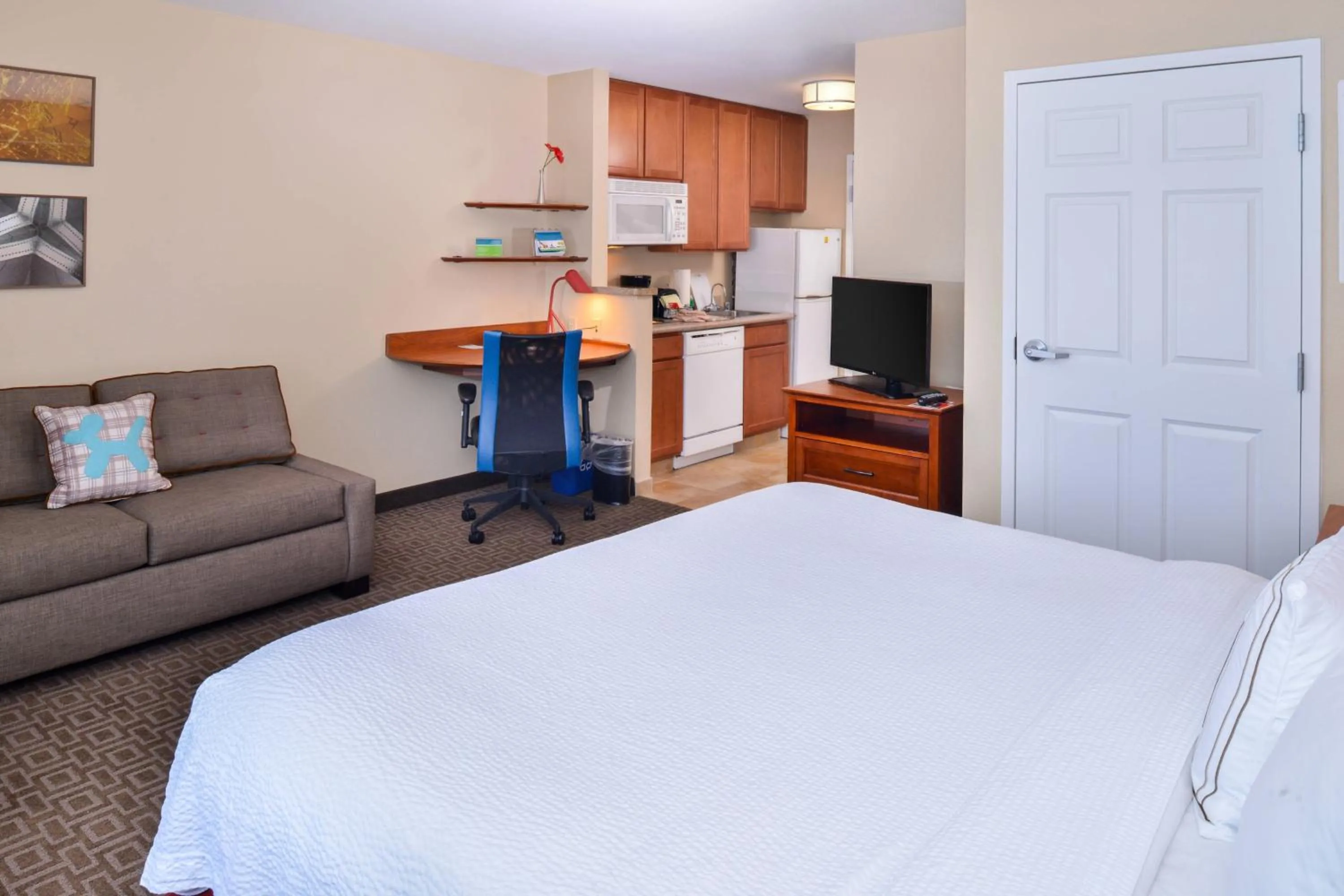 Bedroom, Bed in TownePlace Suites by Marriott Thousand Oaks Ventura County