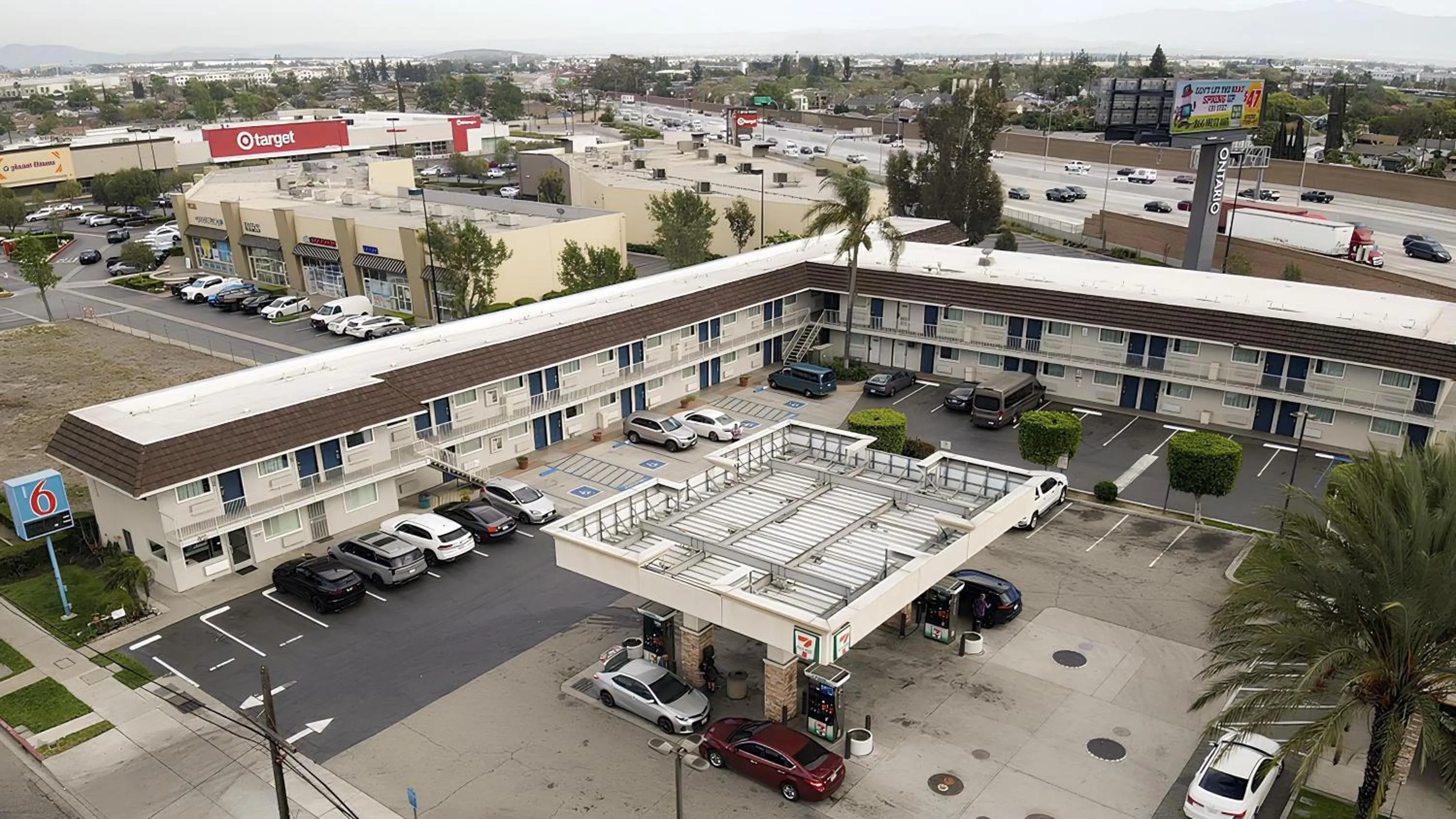 Property building in Motel 6 Ontario, CA - Airport