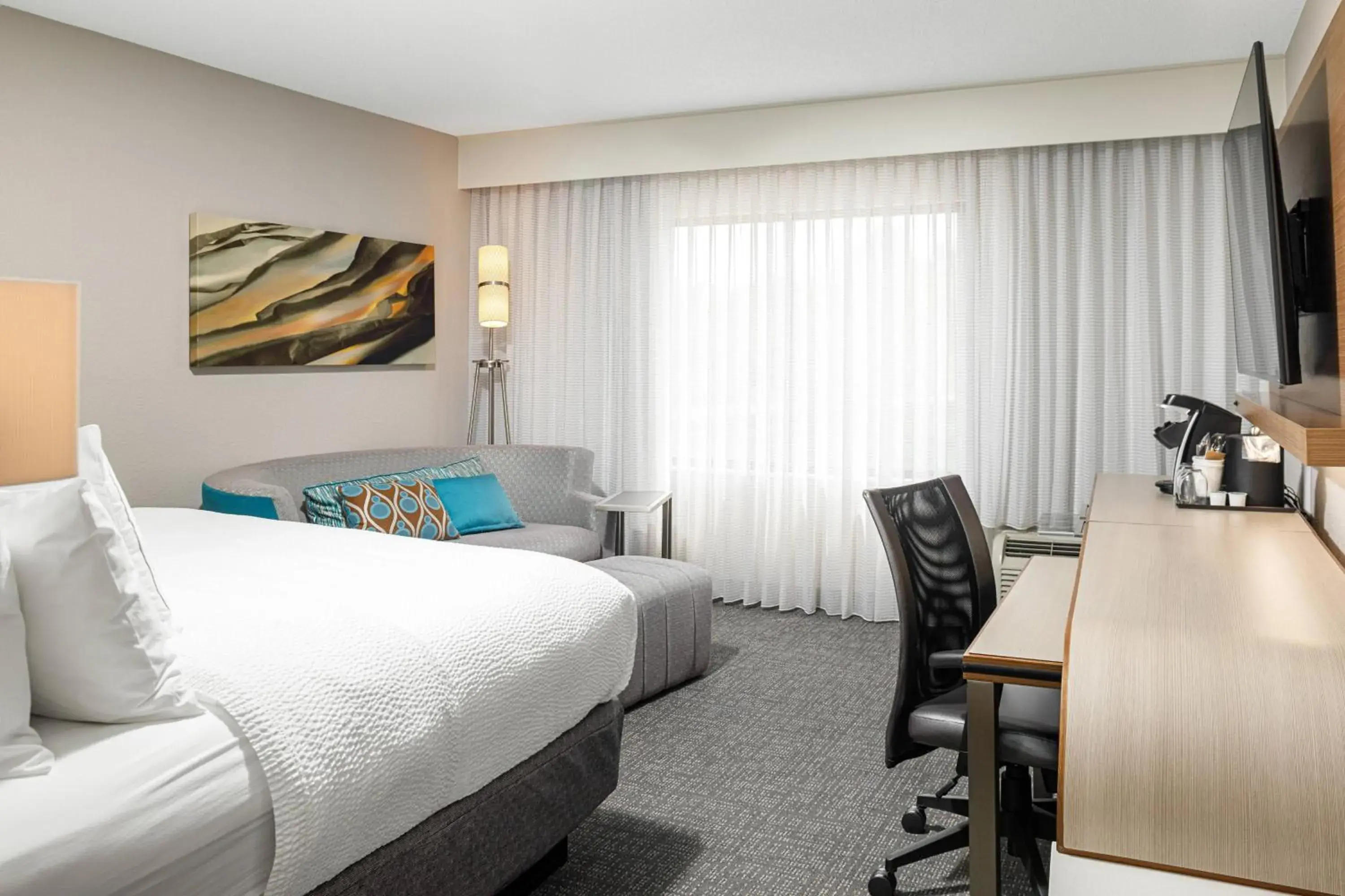 King Room with Sofa Bed in Courtyard Paducah West King Room with Sofa Bed in Courtyard Paducah West