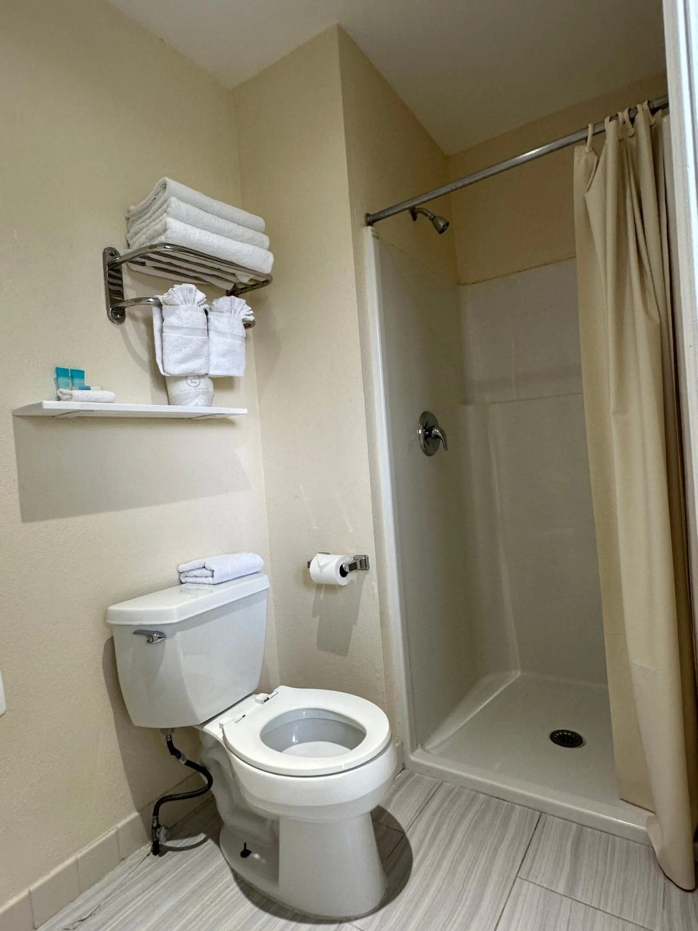 Bathroom in Sea Girt Lodge