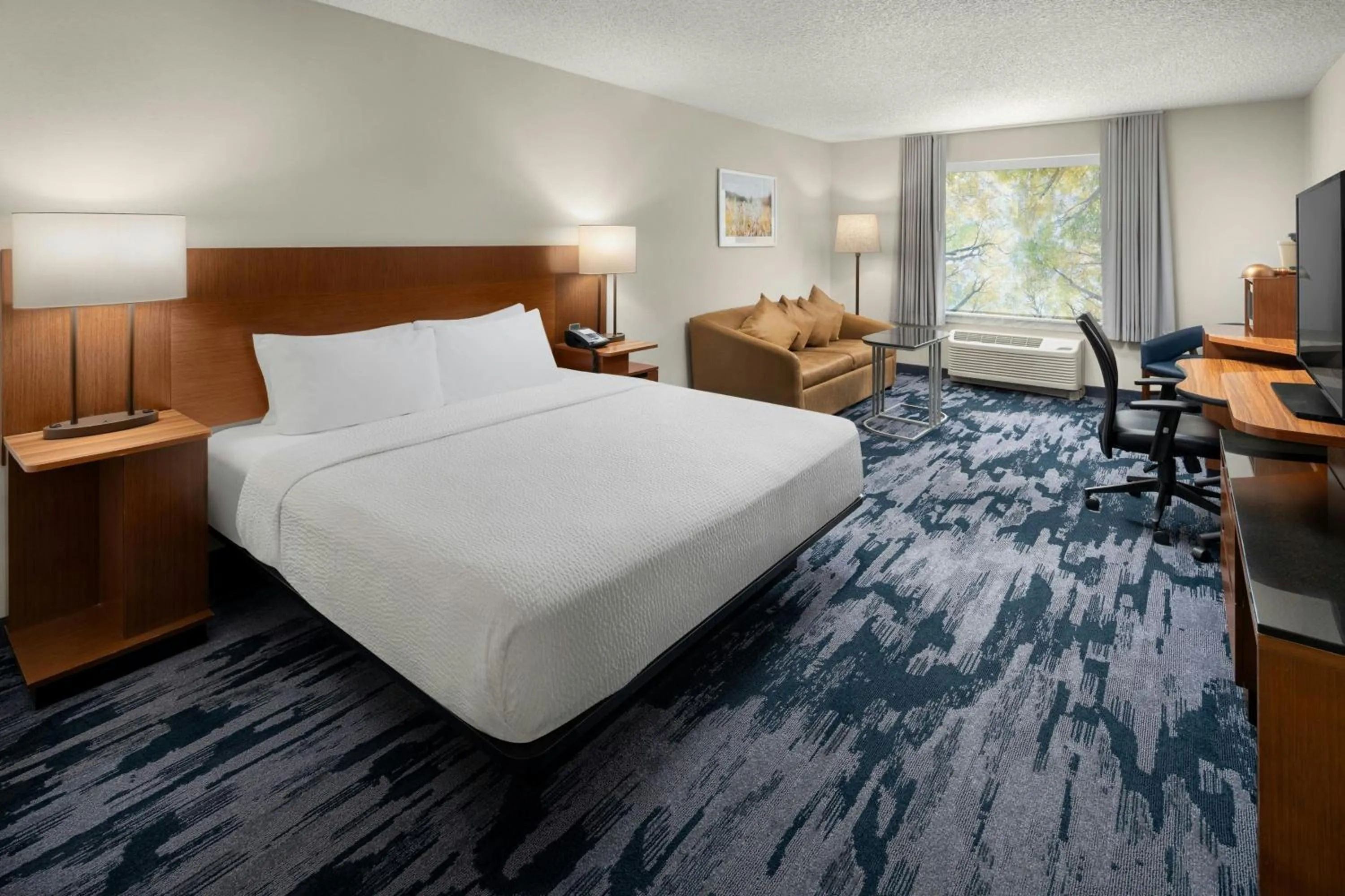 Photo of the whole room, Bed in Fairfield Inn & Suites Portland South/Lake Oswego