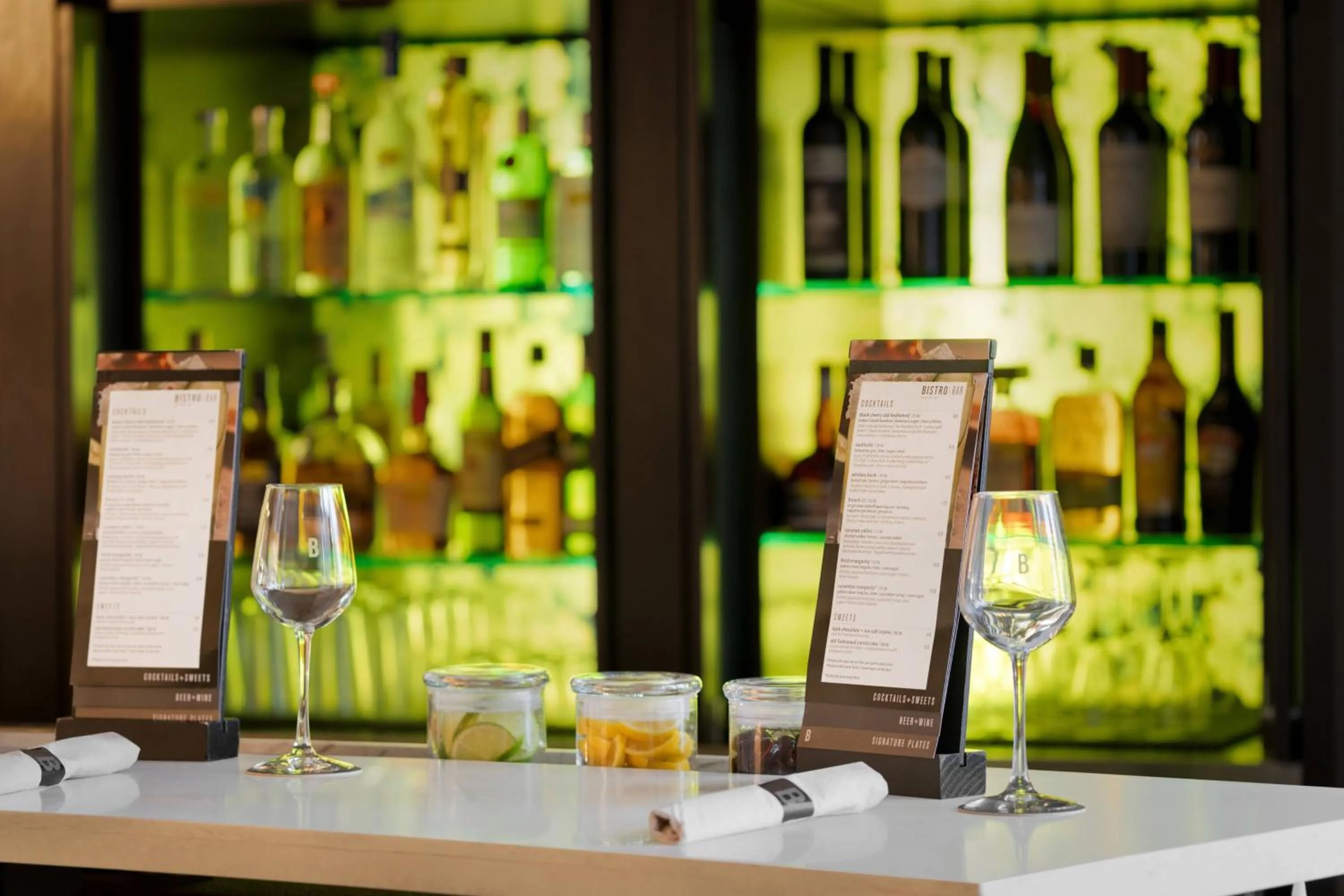 Restaurant/places to eat in Courtyard Greenville