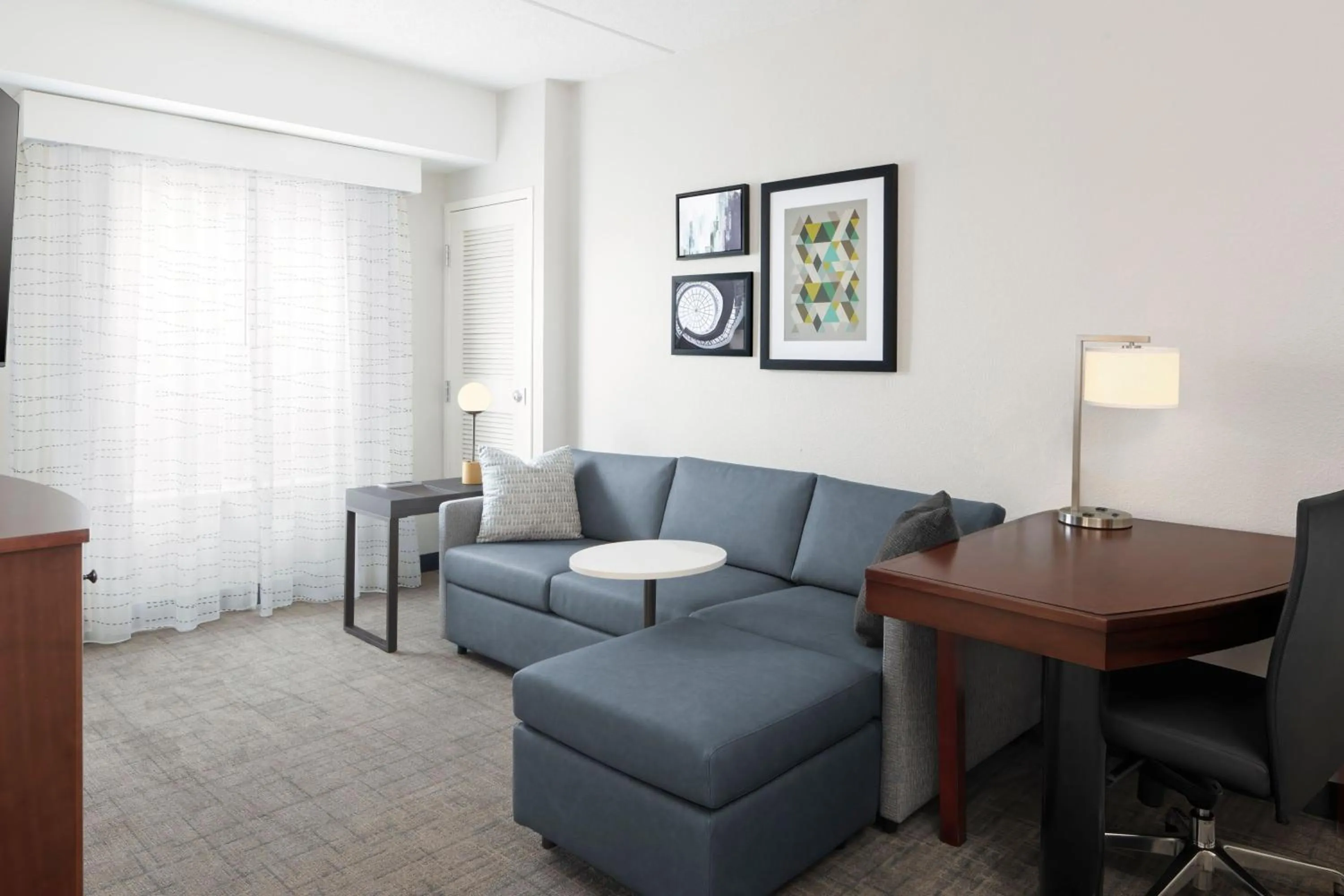 Living room in Residence Inn Newport News Airport