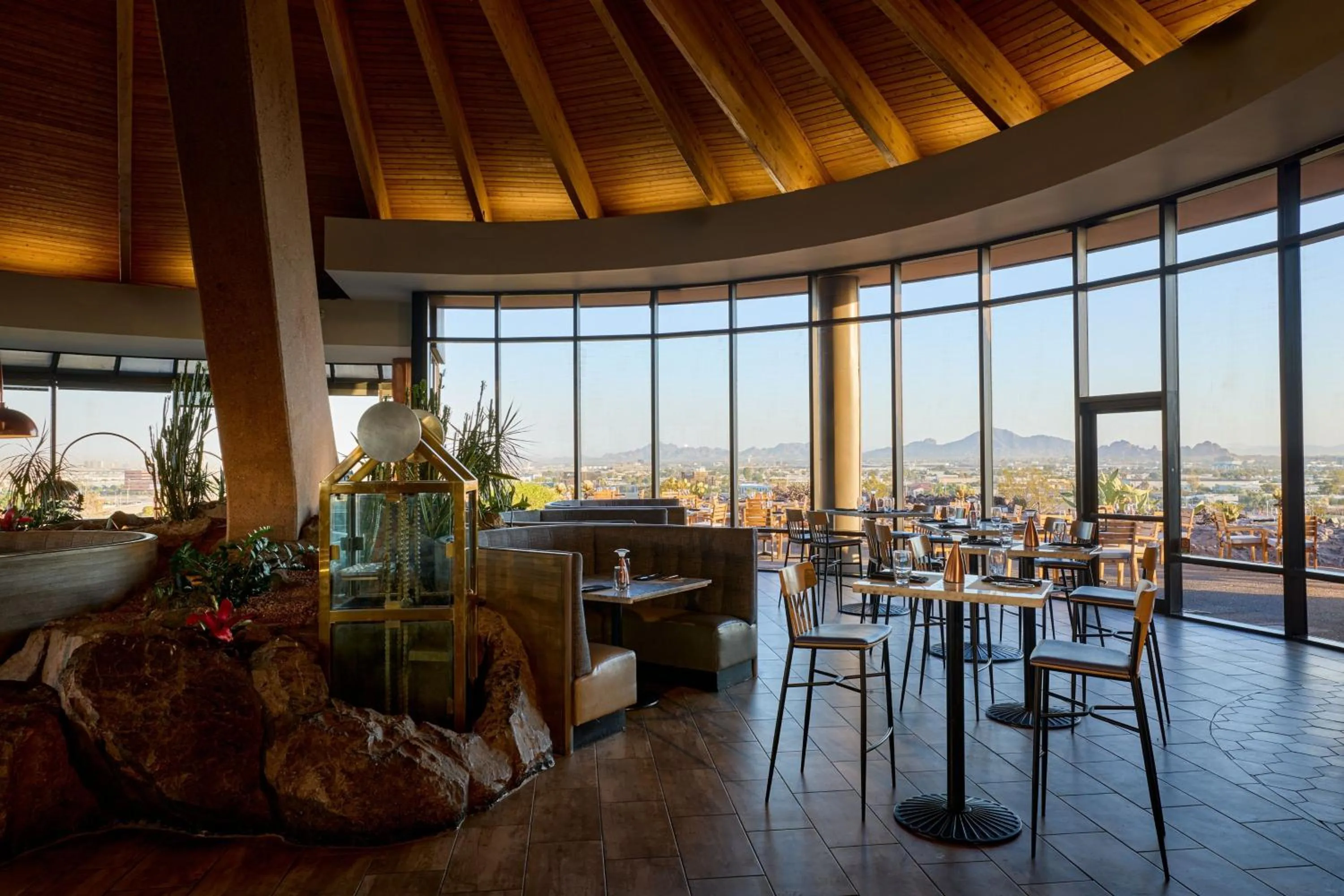 Restaurant/places to eat in Phoenix Marriott Resort Tempe at The Buttes