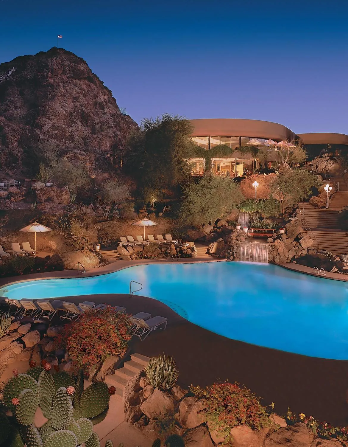 Swimming pool in Phoenix Marriott Resort Tempe at The Buttes