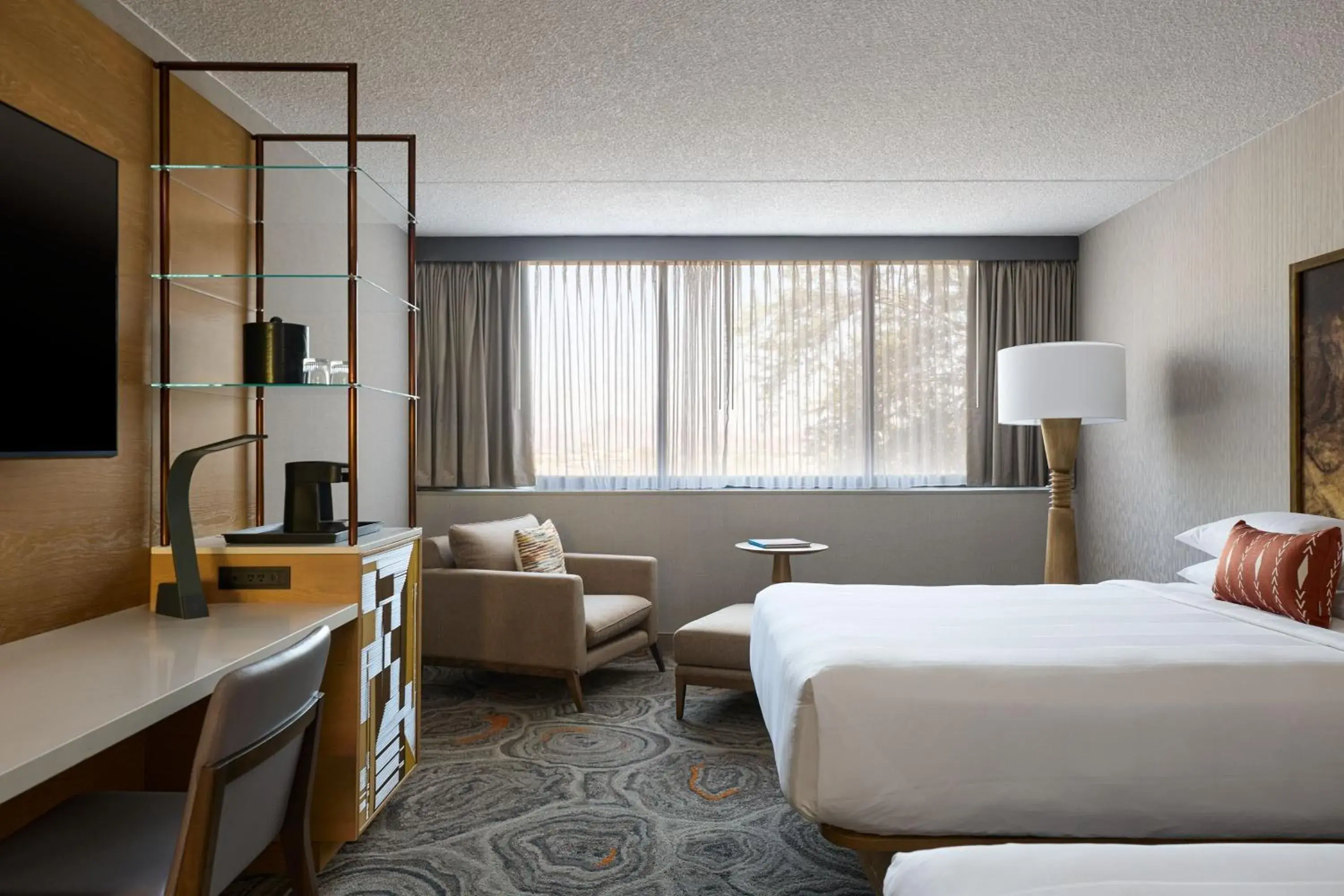 Guest Room with Two Double Beds in Phoenix Marriott Resort Tempe at The Buttes Guest Room with Two Double Beds in Phoenix Marriott Resort Tempe at The Buttes