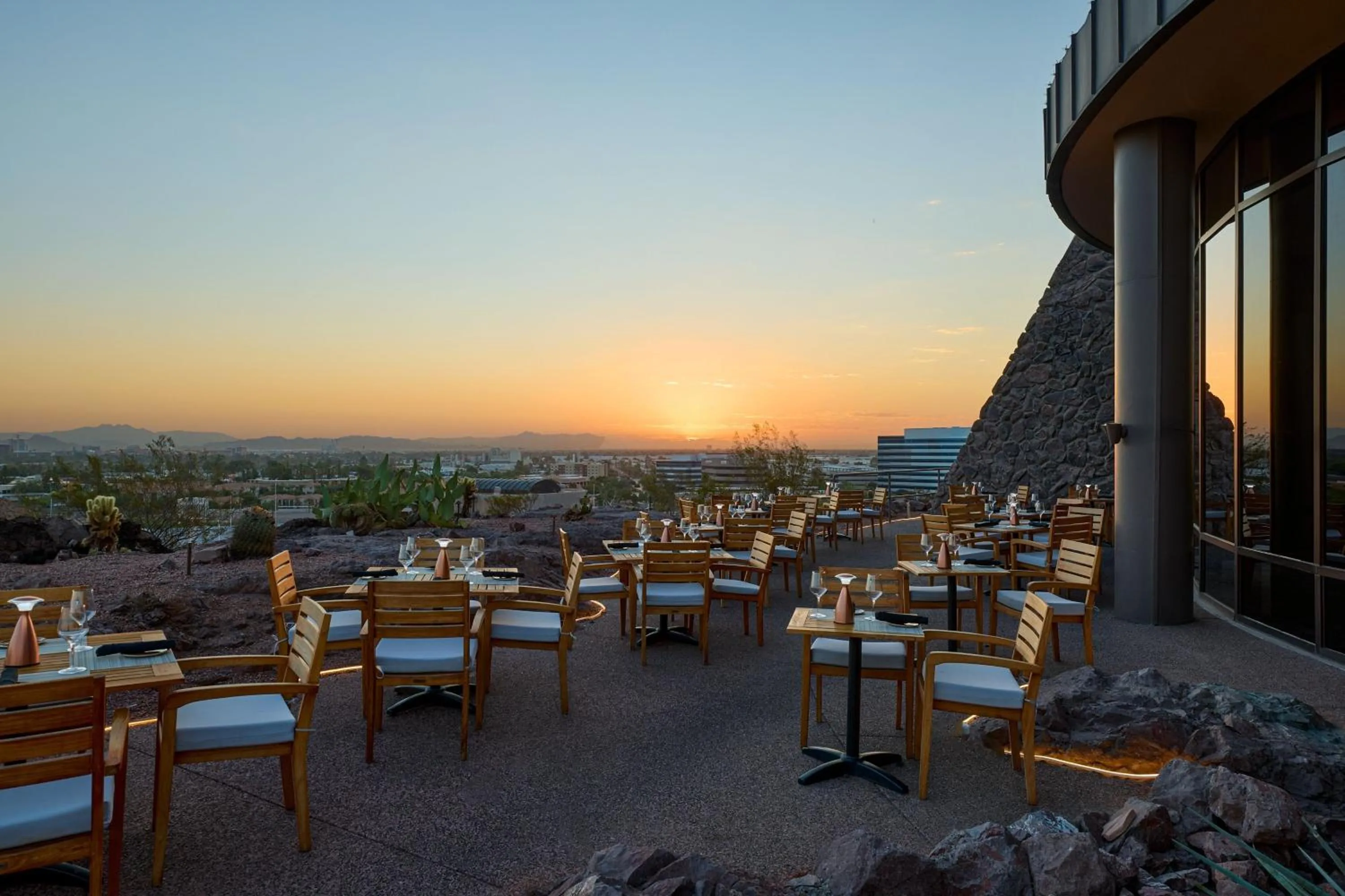 Restaurant/places to eat in Phoenix Marriott Resort Tempe at The Buttes